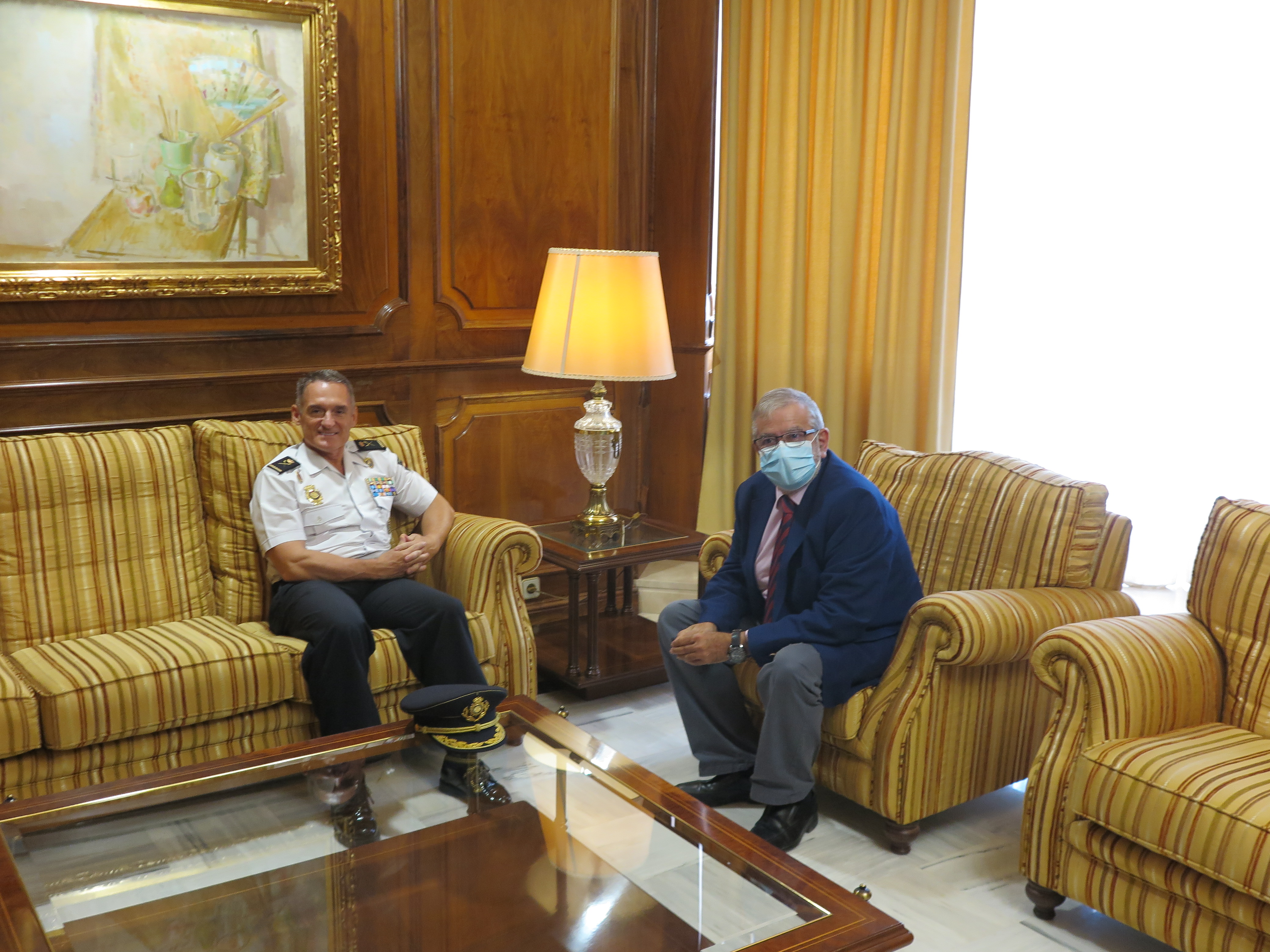 El presidente recibe al Jefe Superior de la Policía Nacional de la Región
