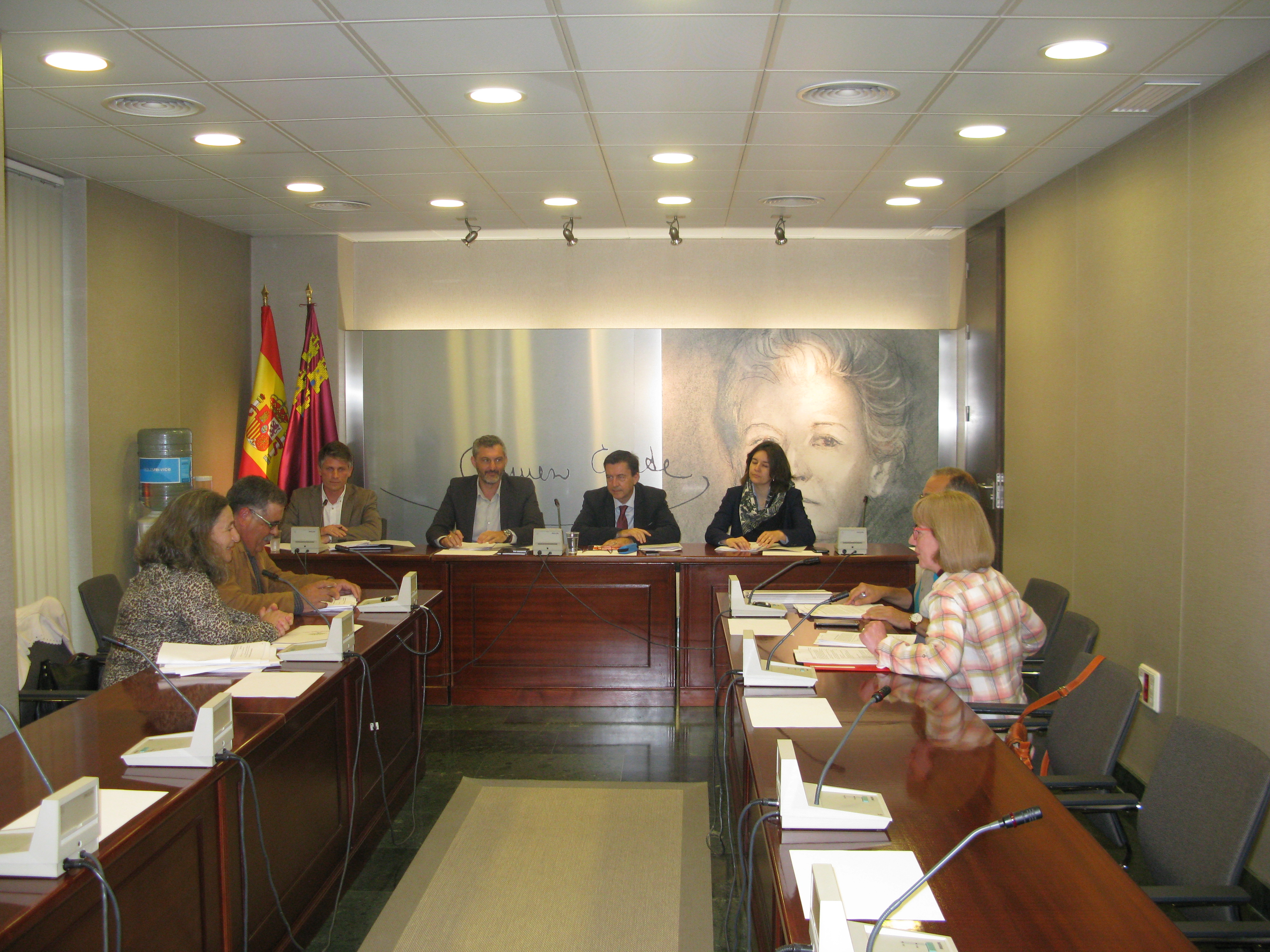 Los Grupos se han reunido con representantes de los Centros de Educación de Adultos