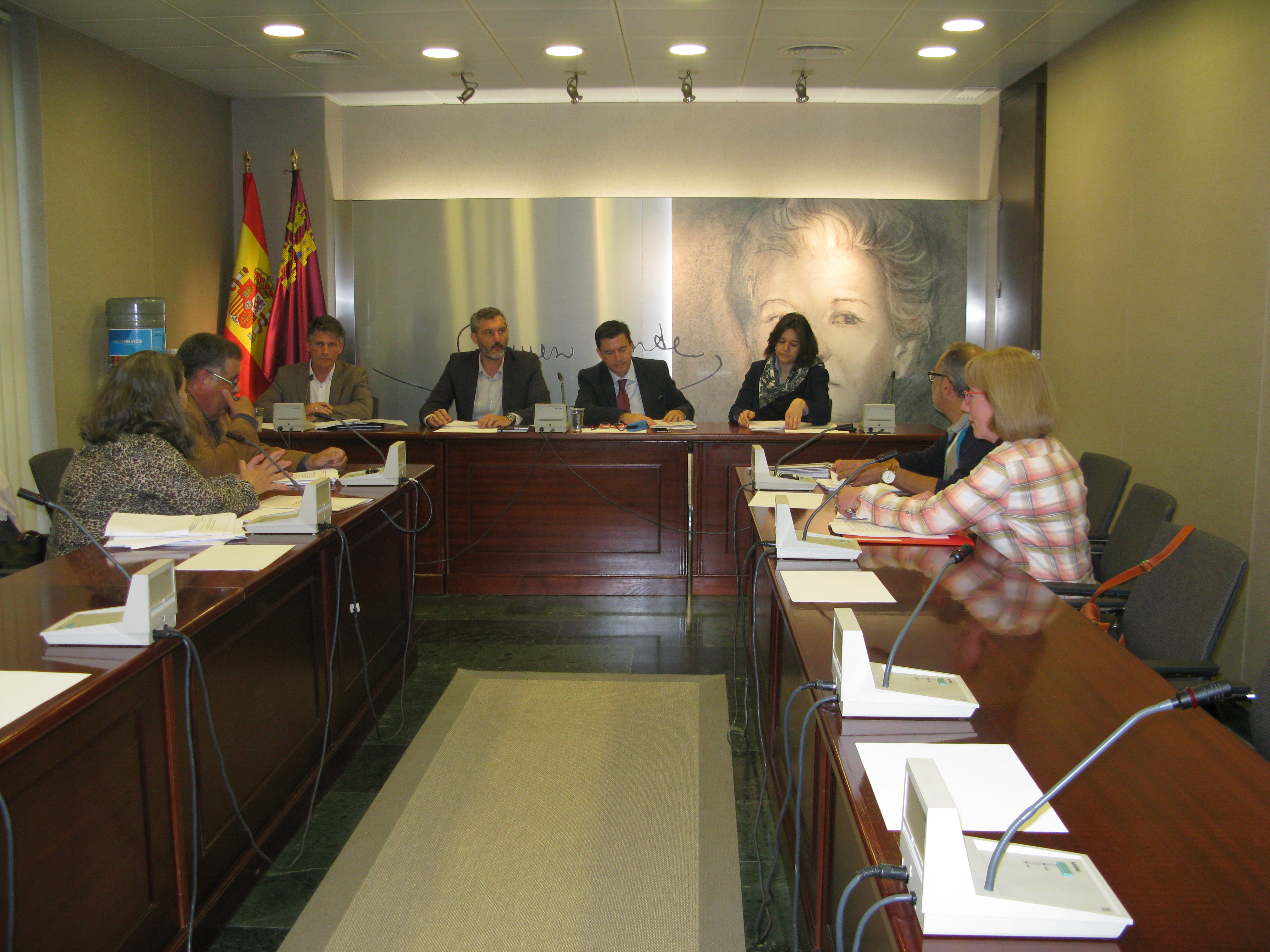 Los Grupos se han reunido con representantes de los Centros de Educación de Adultos