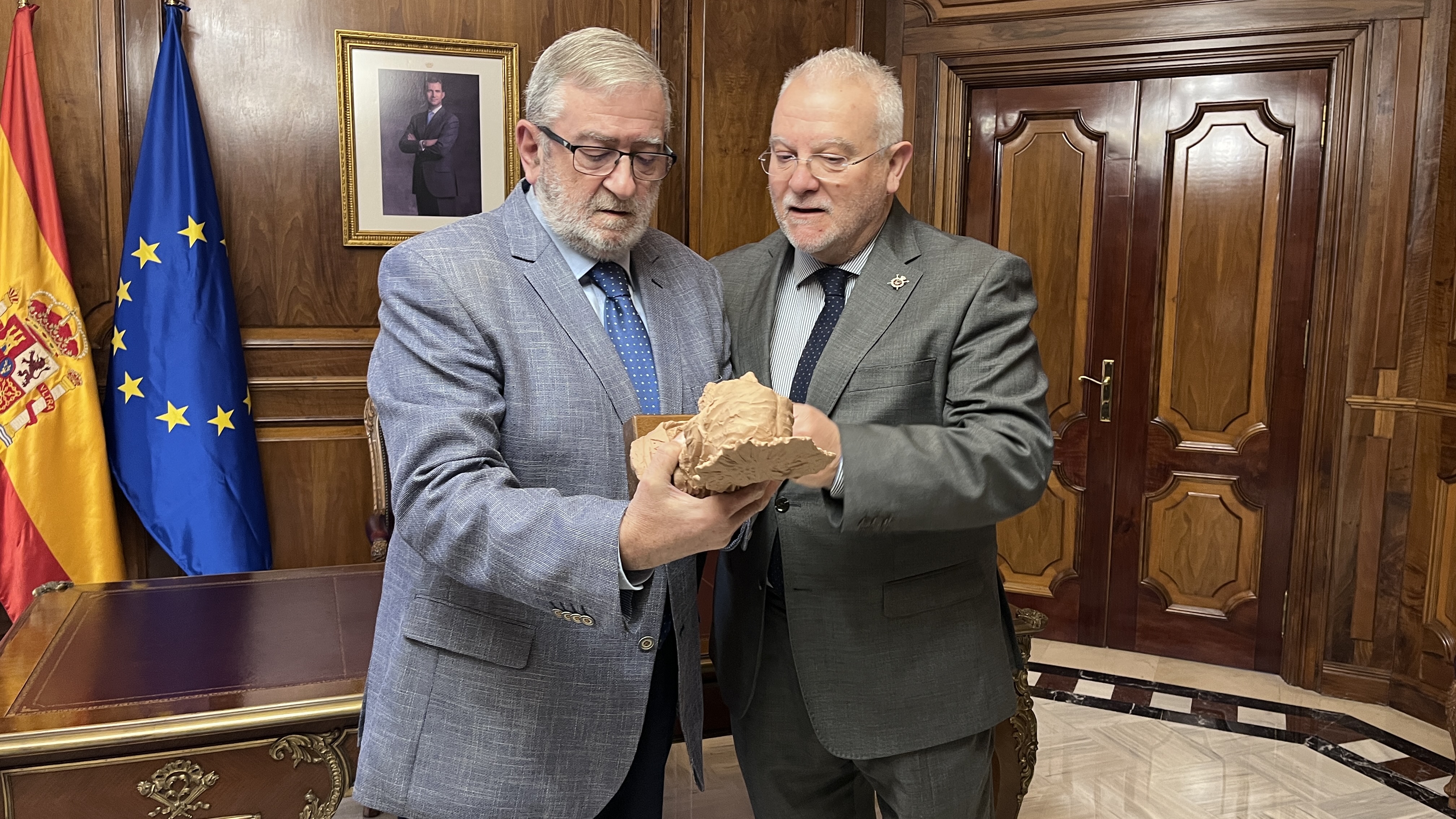 El presidente se reúne con el Cabildo Superior de Cofradías de Murcia