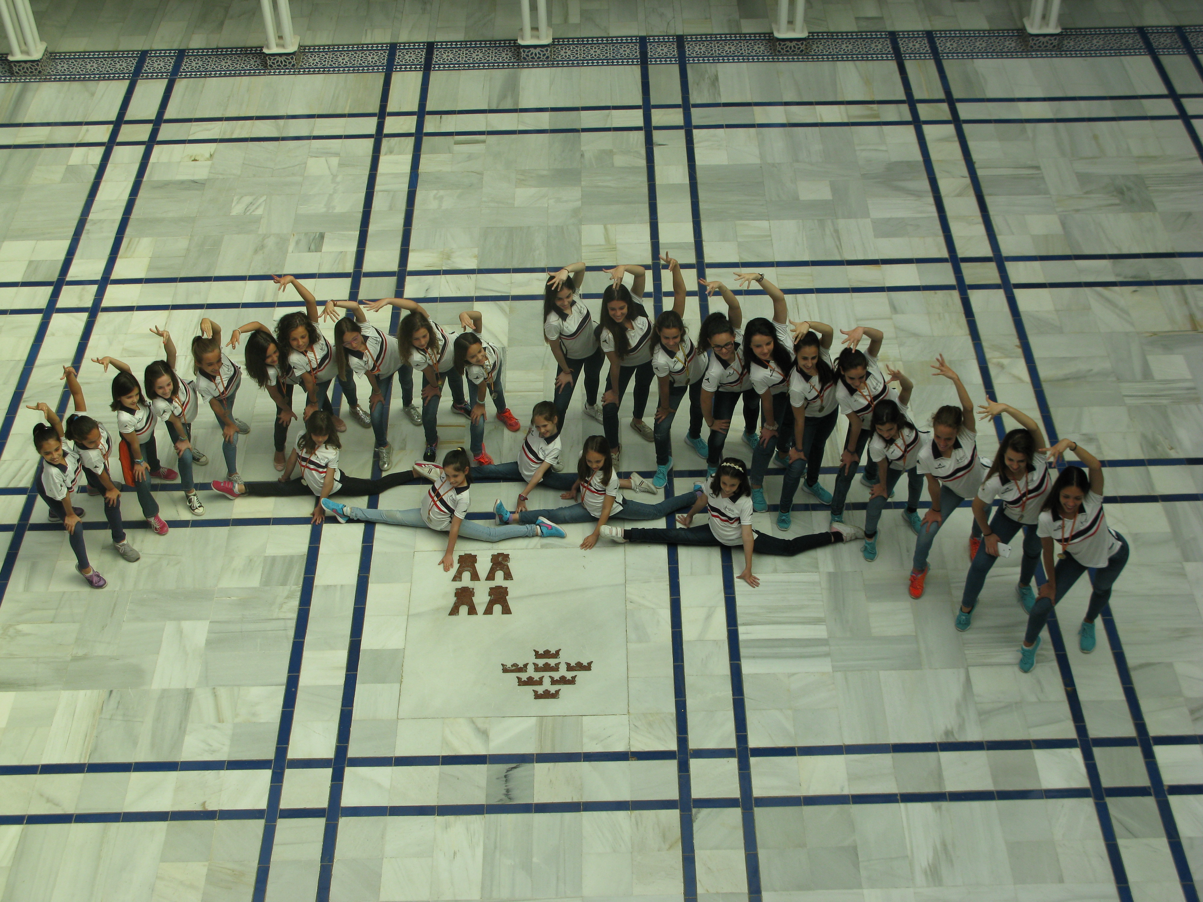 El Club Gymnos 85' ha visitado la Asamblea