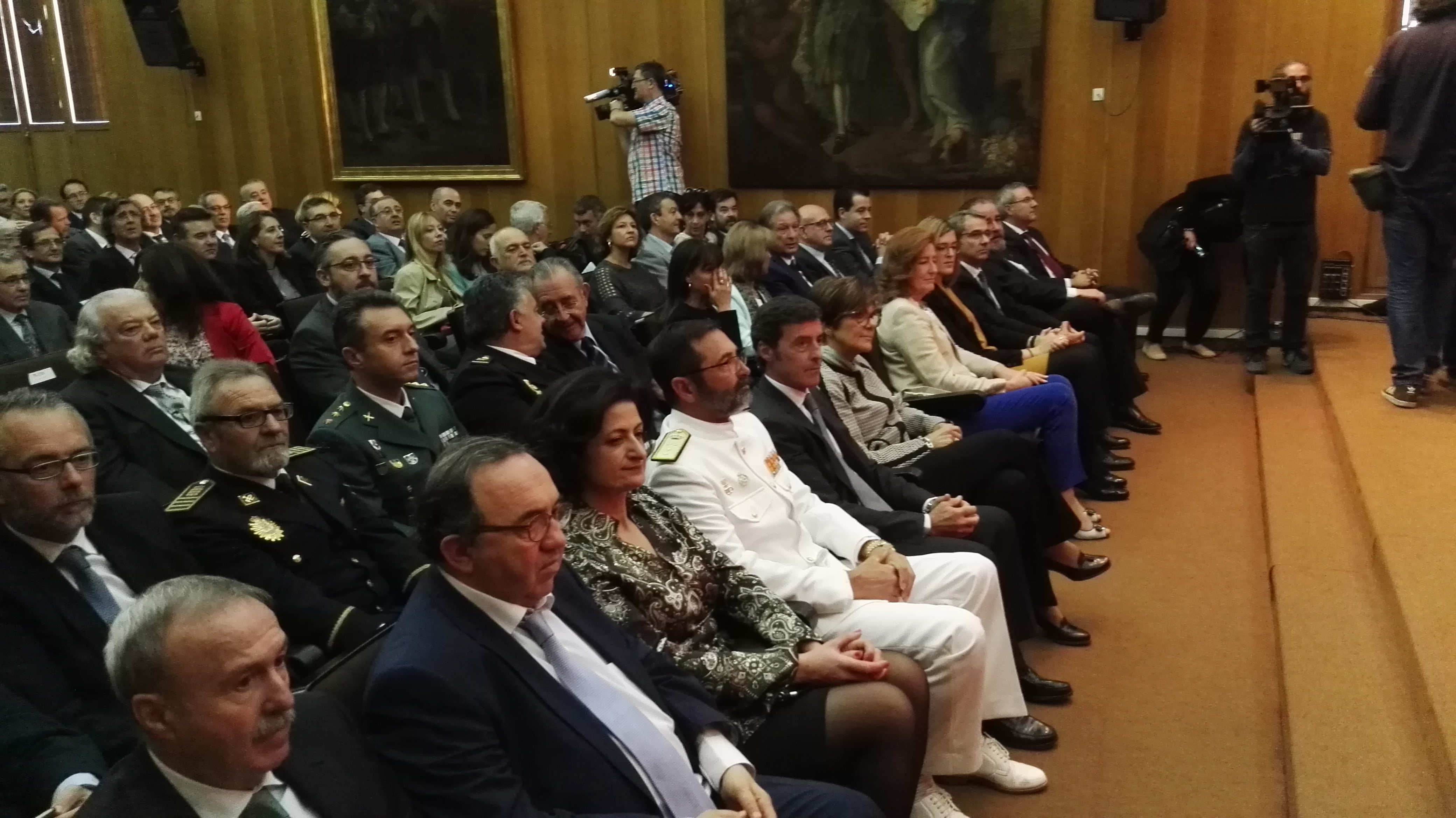 Larrosa Amante toma posesión