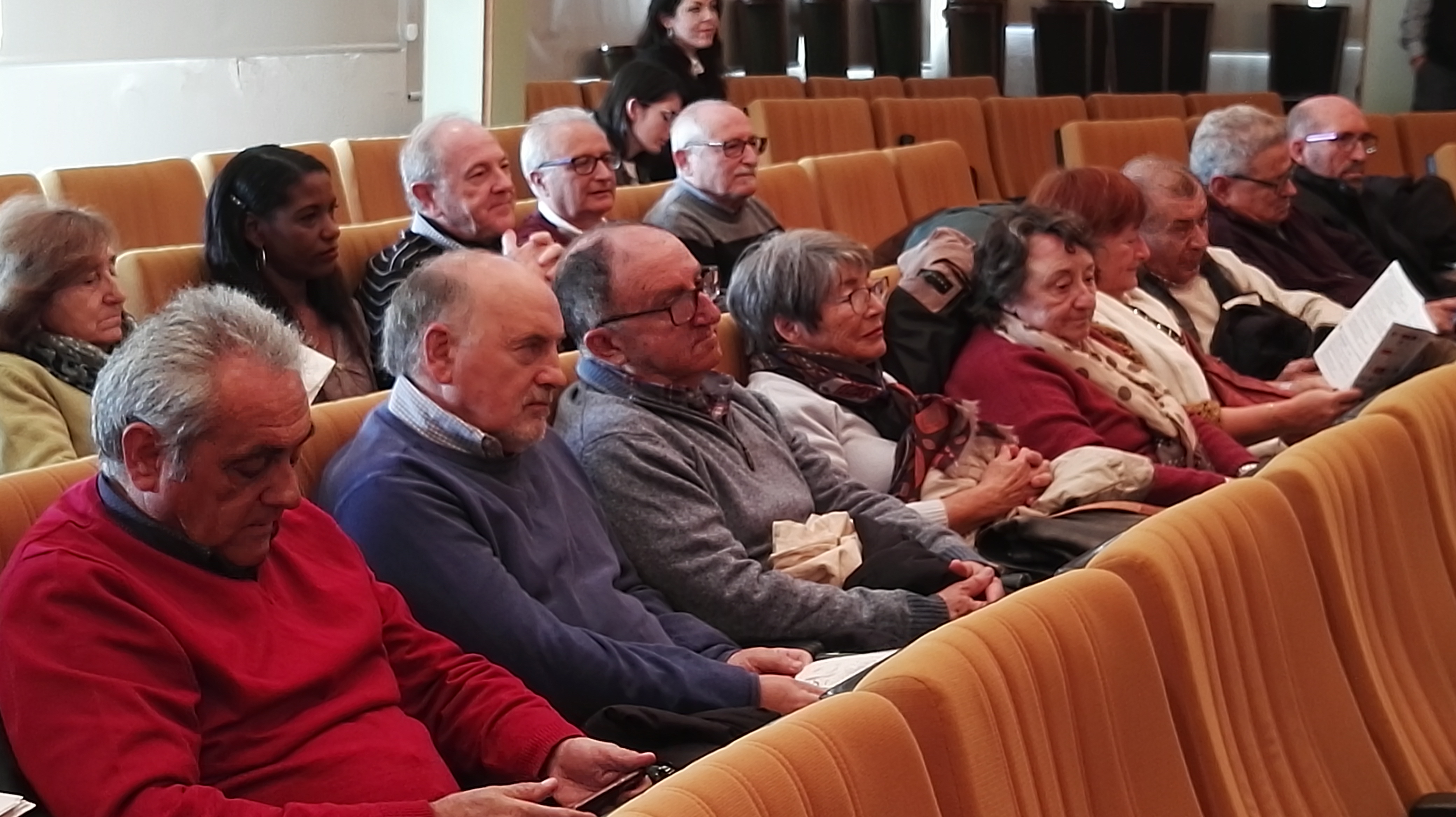 Imagen de asistentes a la presentación de las VI Jornadas "Una Educación para el siglo XXI"