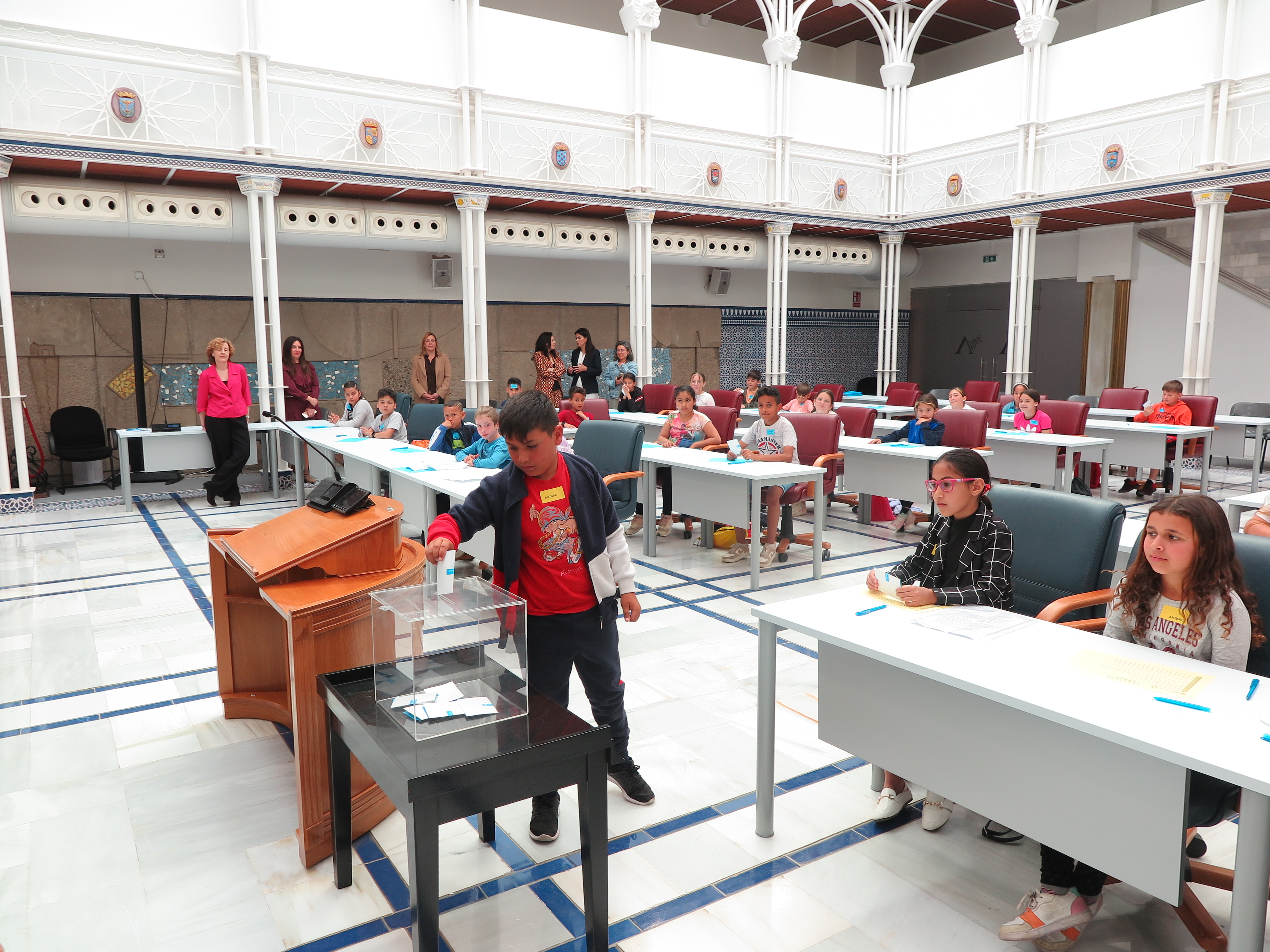 Pleno Infantil de Aldeas Infantiles SOS en la Asamblea Regional de Murcia