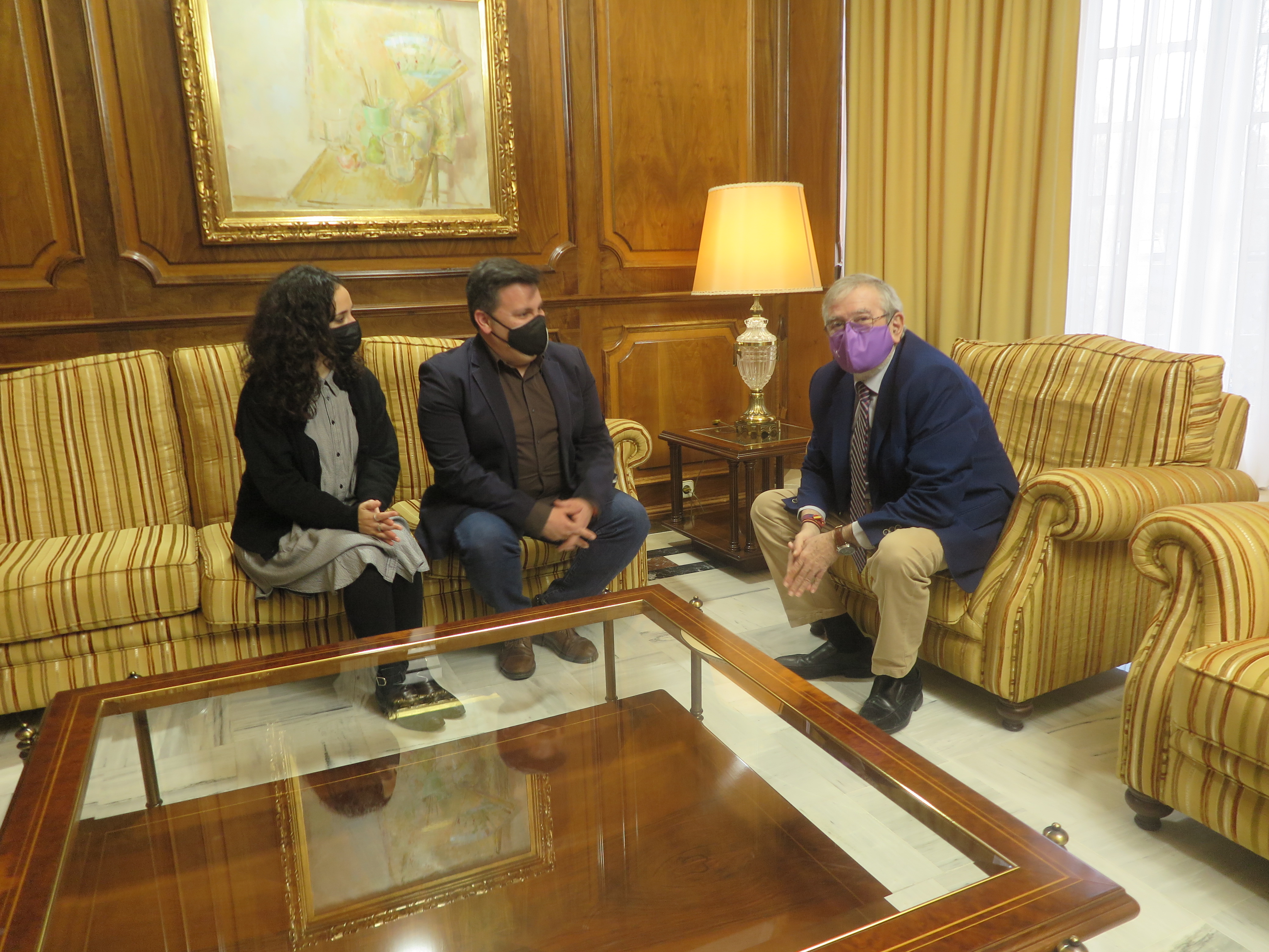 El presidente de la Asamblea Regional, Alberto Castillo, recibe al director y la gerente de la Orquesta Sinfónica de Cartagena