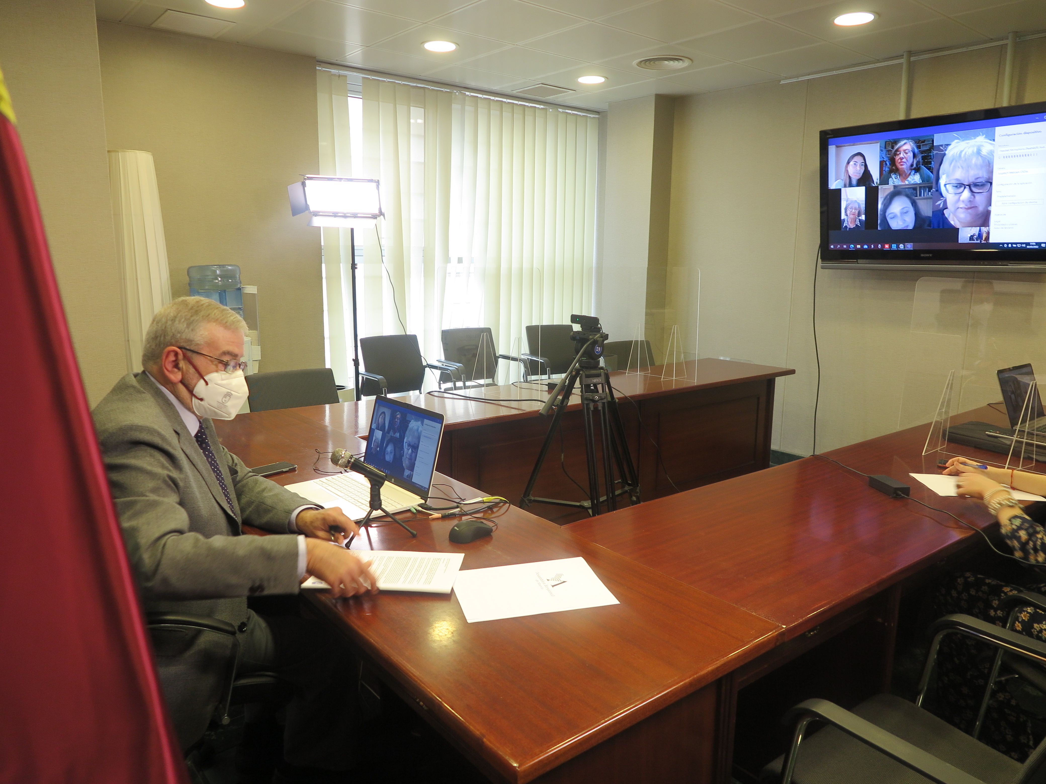 El presidente de la Asamblea Regional se reúne, por videoconferencia, con asociaciones de pacientes de Encefalomielitis Miálgica