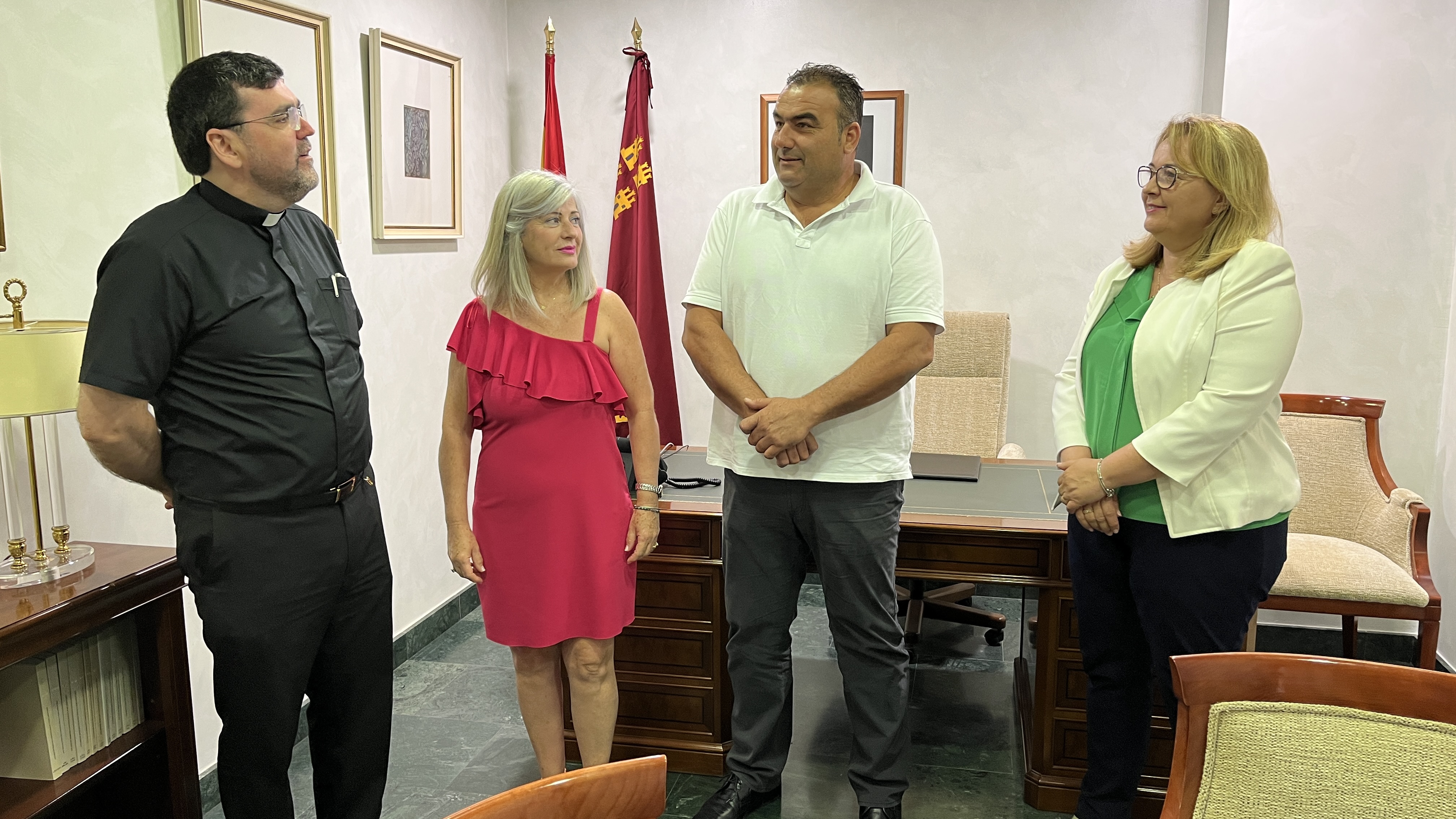 La Cofradía de Pescadores del Puerto de Mazarrón nombra al presidente de la Asamblea Regional pregonero de sus fiestas en honor a la Virgen del Carmen
