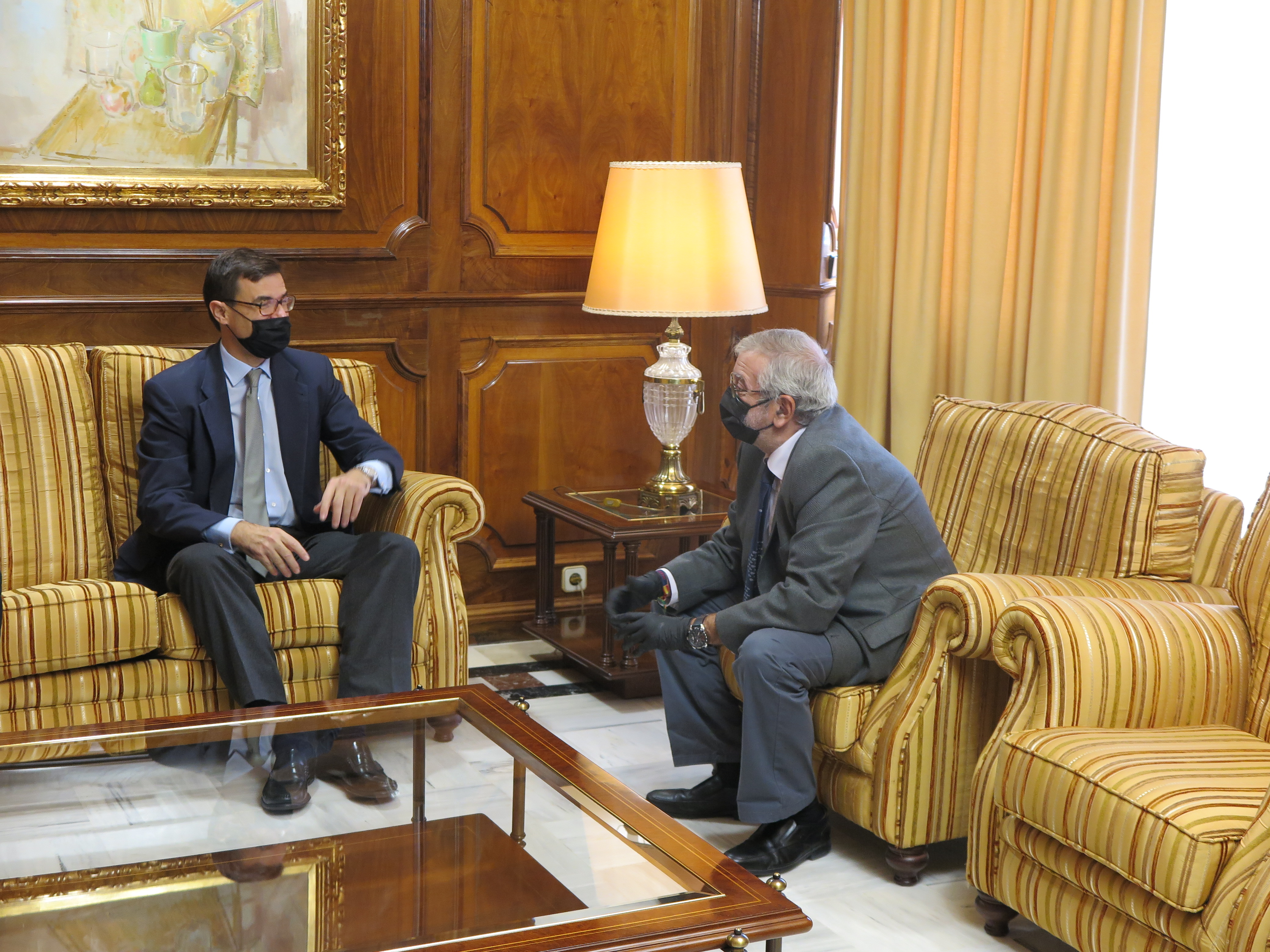 Alberto Castillo y Juan González Barba durante un momento de su reunión
