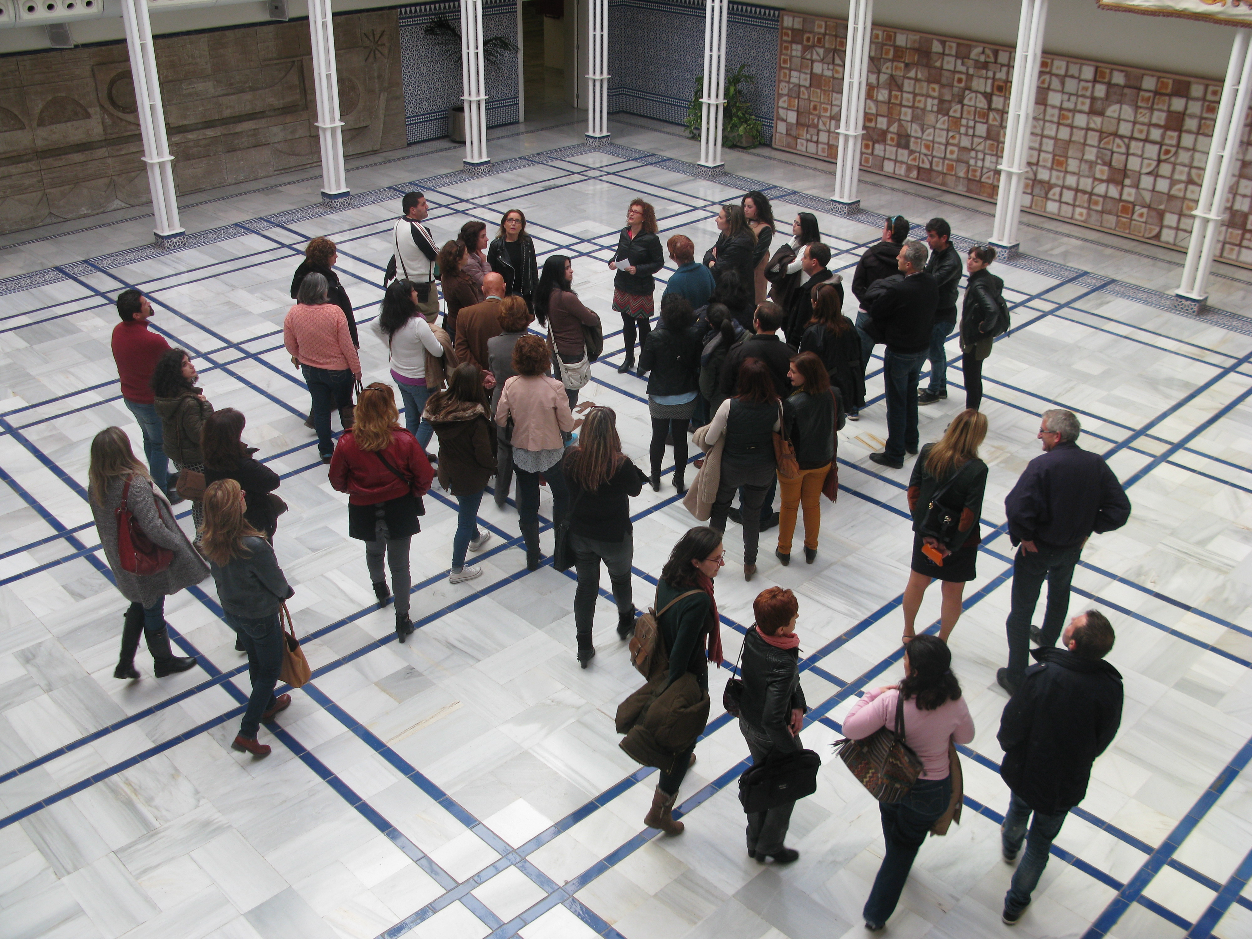 La Asamblea Regional de Murcia recibe a la EOI de Cartagena en inglés y francés