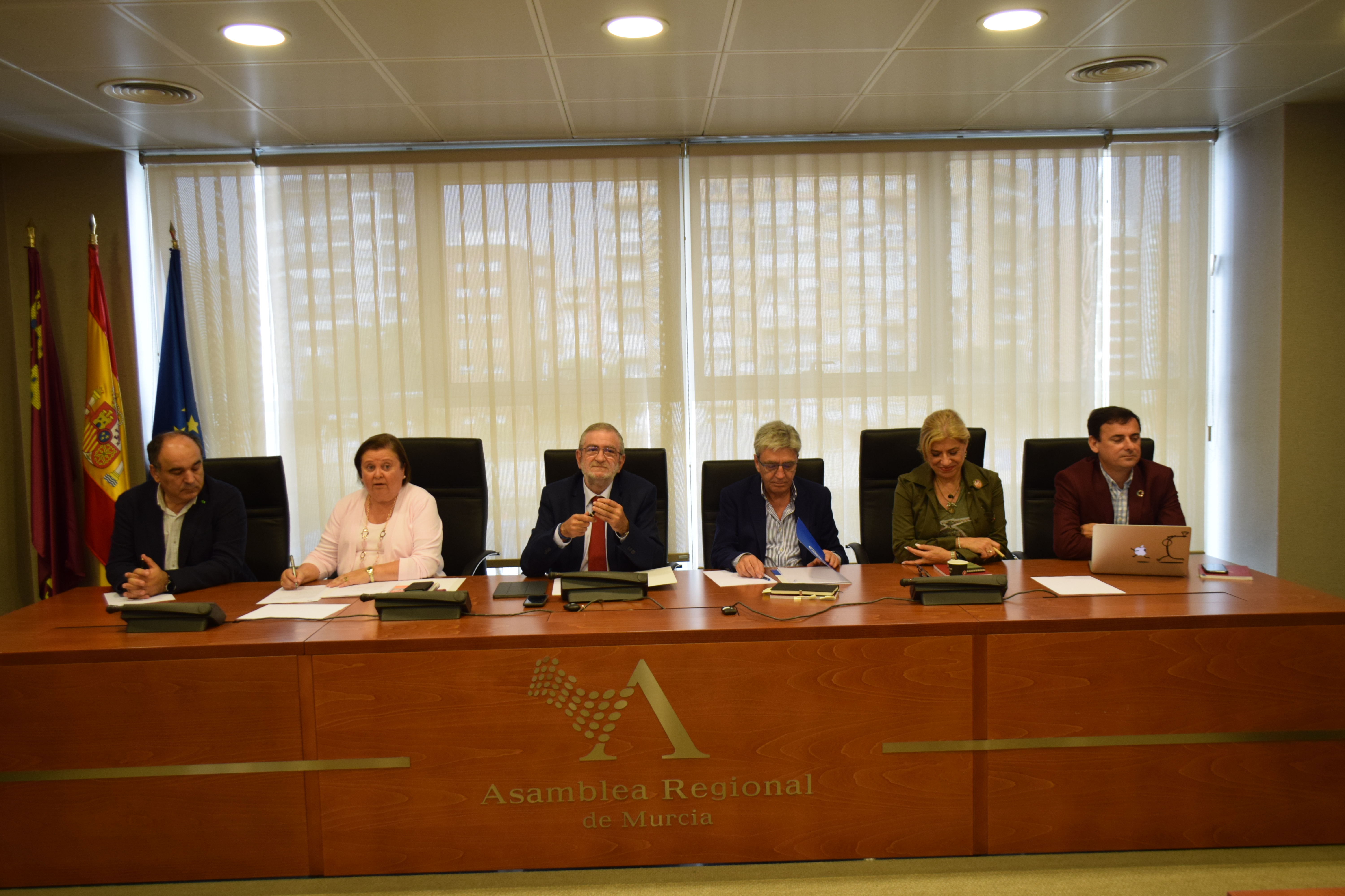 Mesa presidencial de la Junta de Portavoces celebrada hoy, 27 de junio