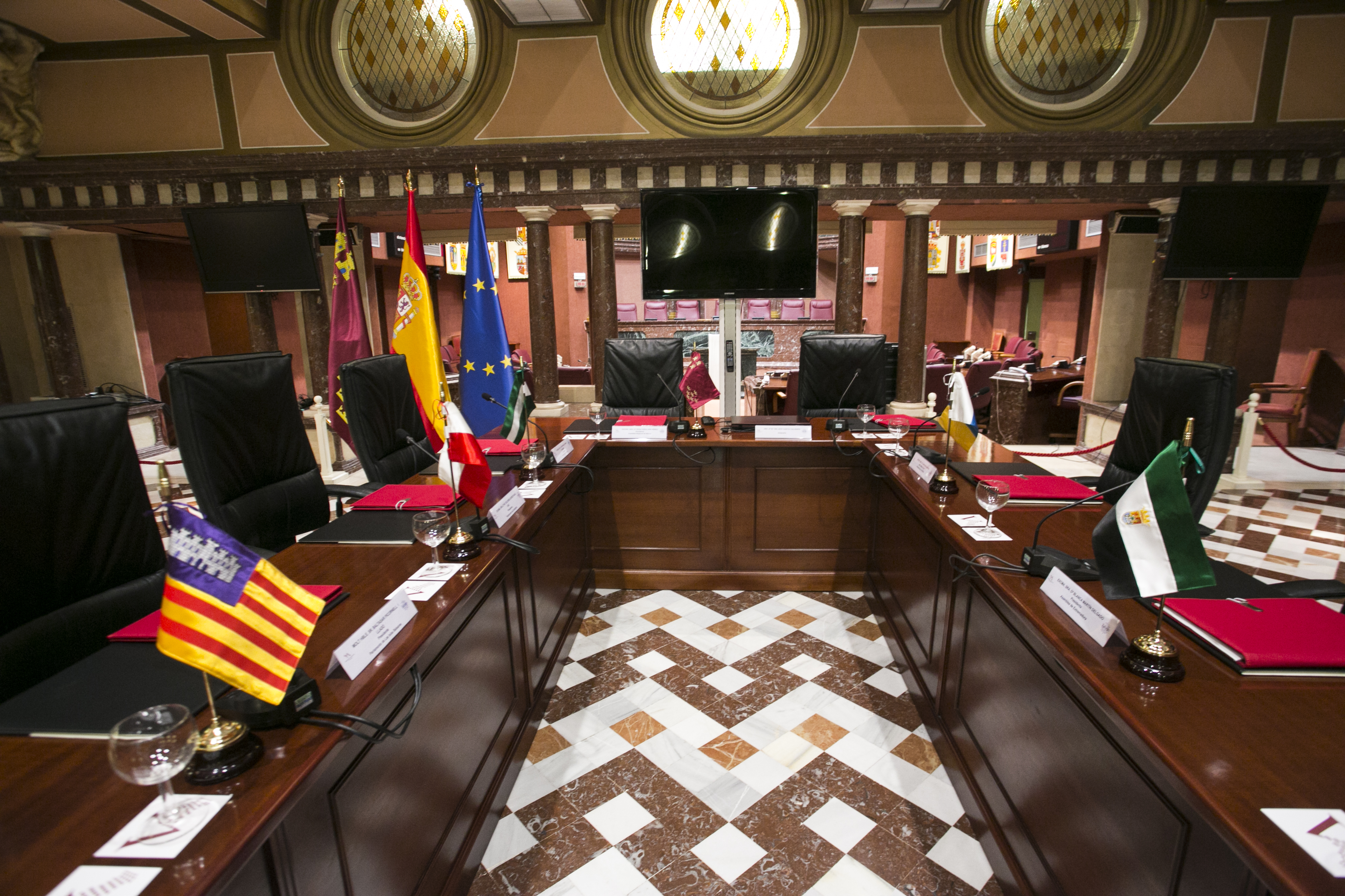 La socióloga e investigadora María Ángeles Durán pronunció la conferencia inaugural "Mujeres y hombres en la economía española"