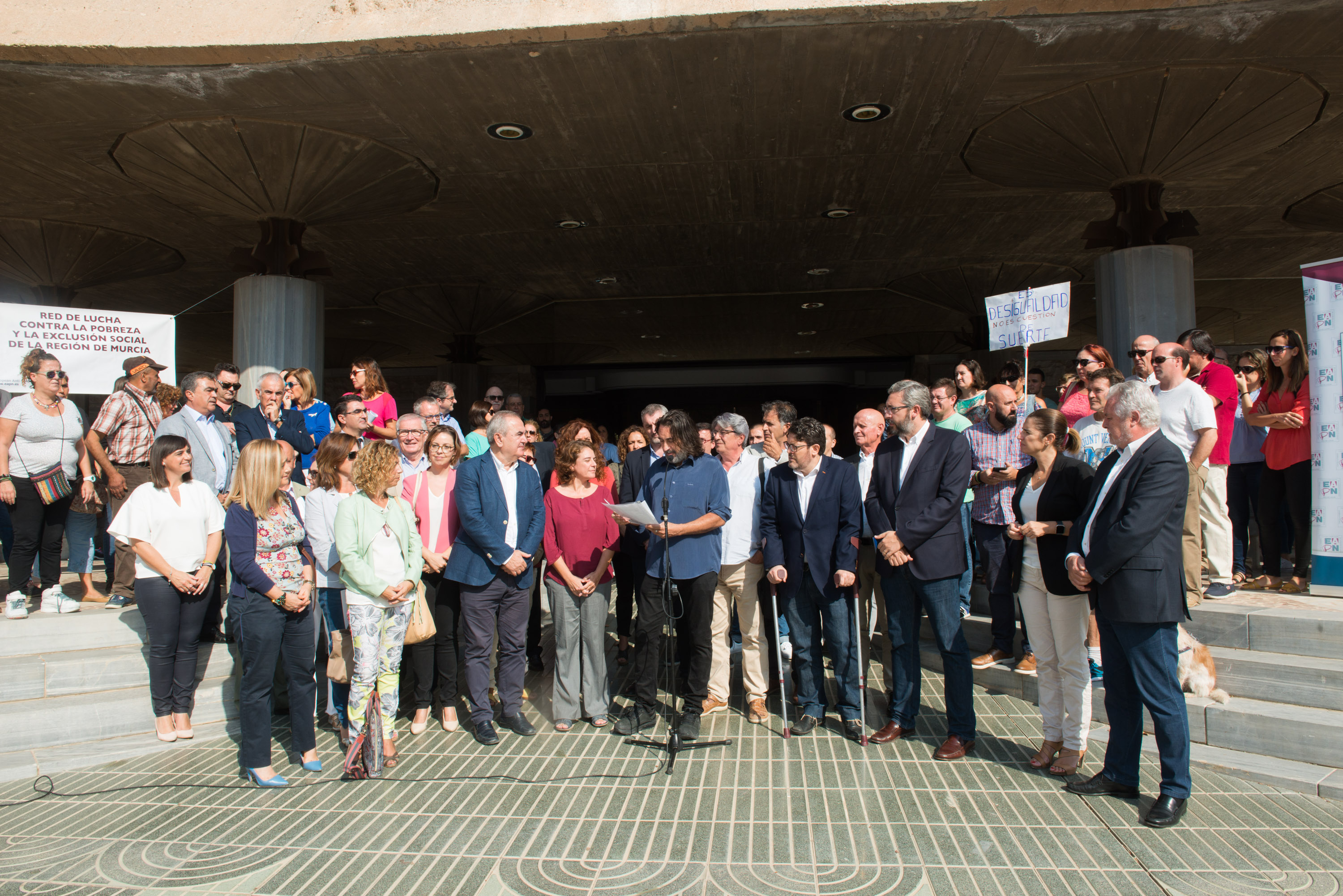 Lectura del manifiesto con motivo del Día Internacional para la Erradicación de la Pobreza