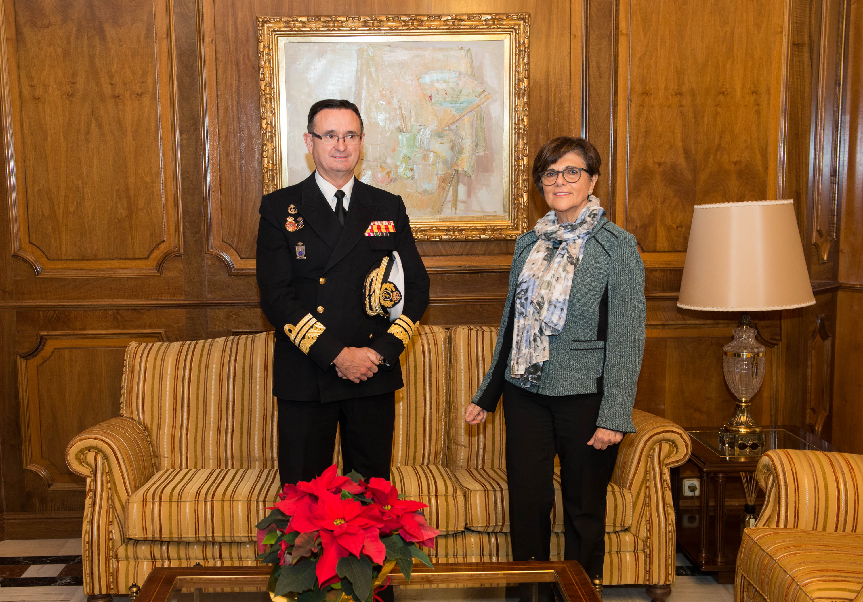 La presidenta recibe al nuevo almirante jefe del Arsenal de Cartagena, Aniceto Rosique