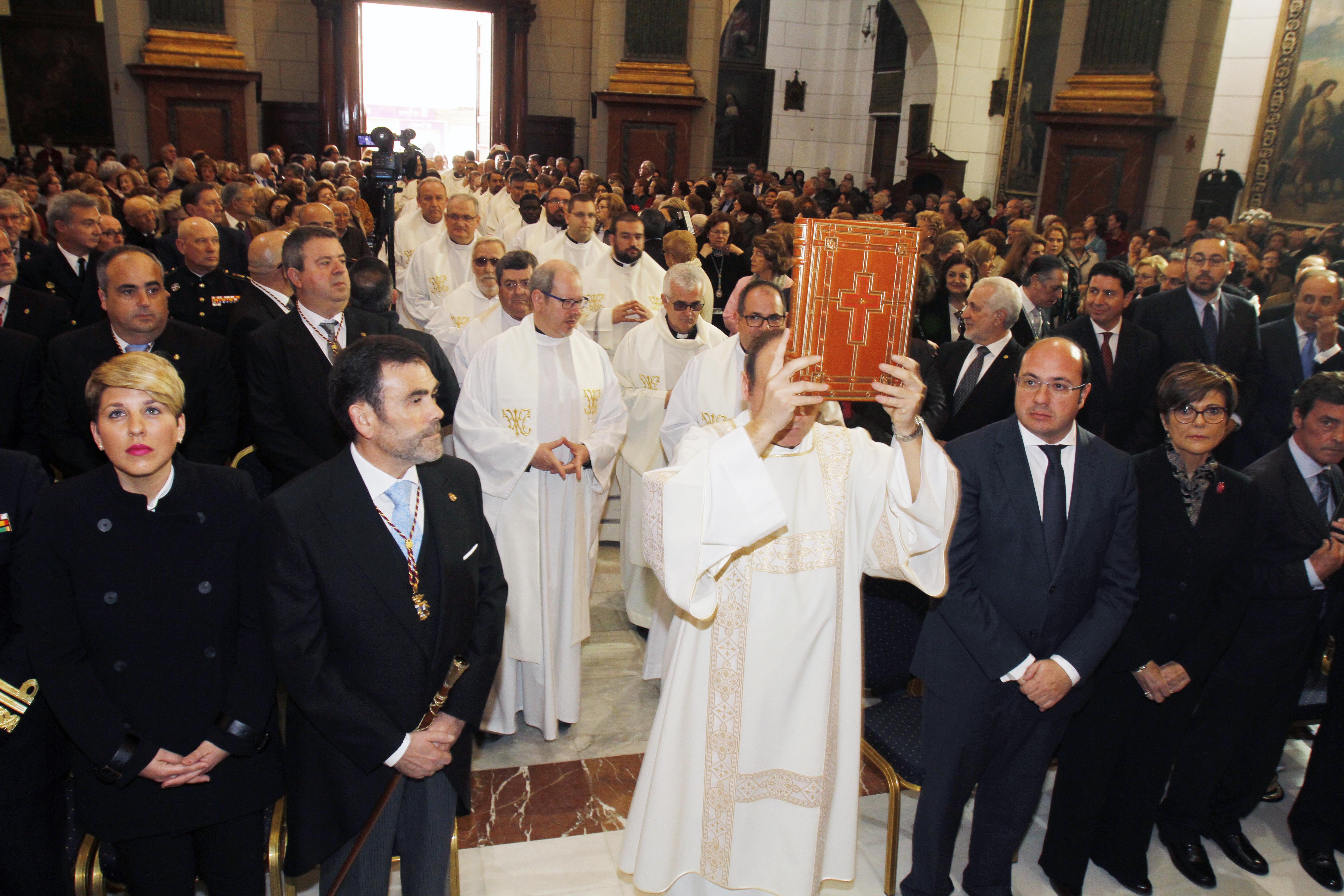 La presidenta de la Asamblea Regional, Rosa Peñalver, se ha sumado a los actos en honor a la Patrona de Cartagena, la Caridad