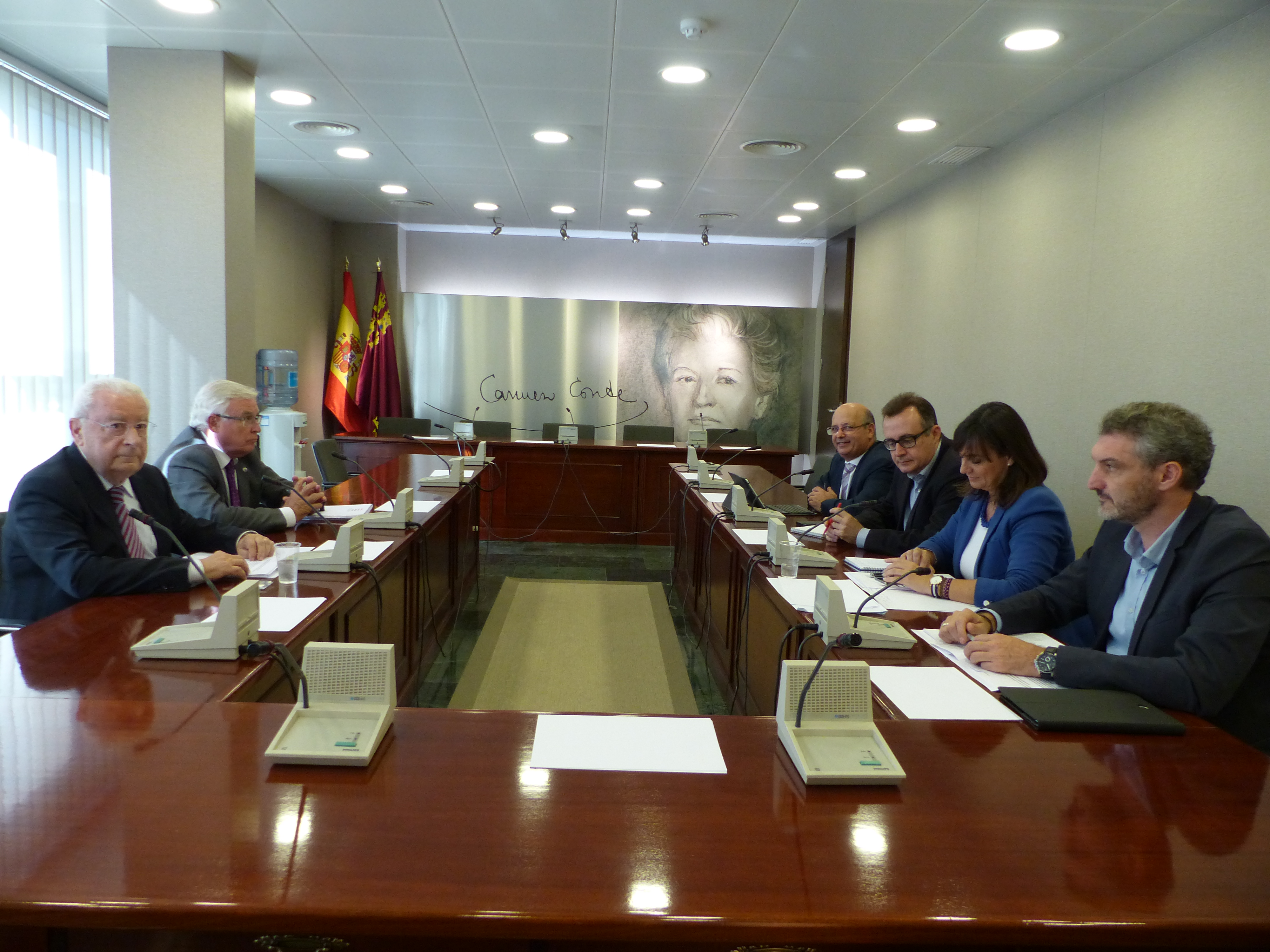 José Molina se ha reunido con los Grupos Palamentarios
