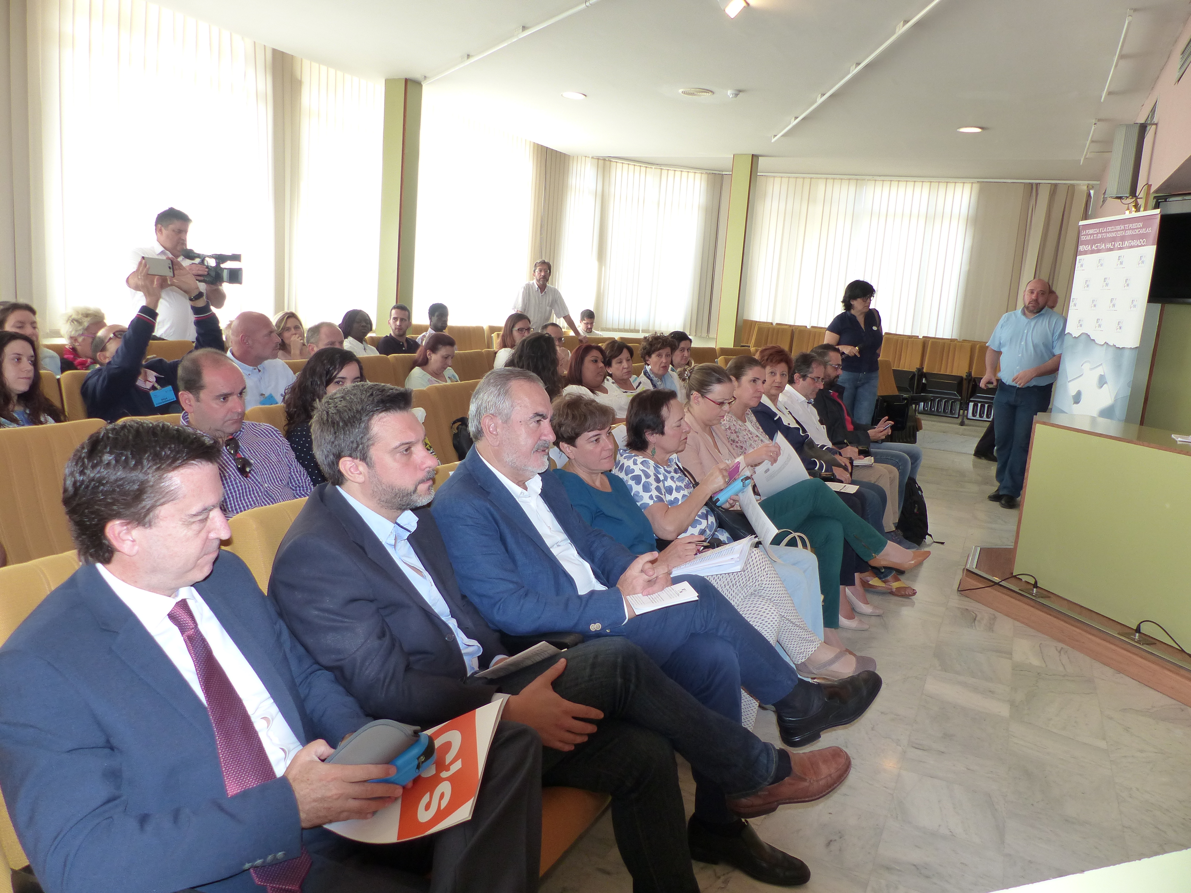 Diputados regionales se han reunido con EAPN