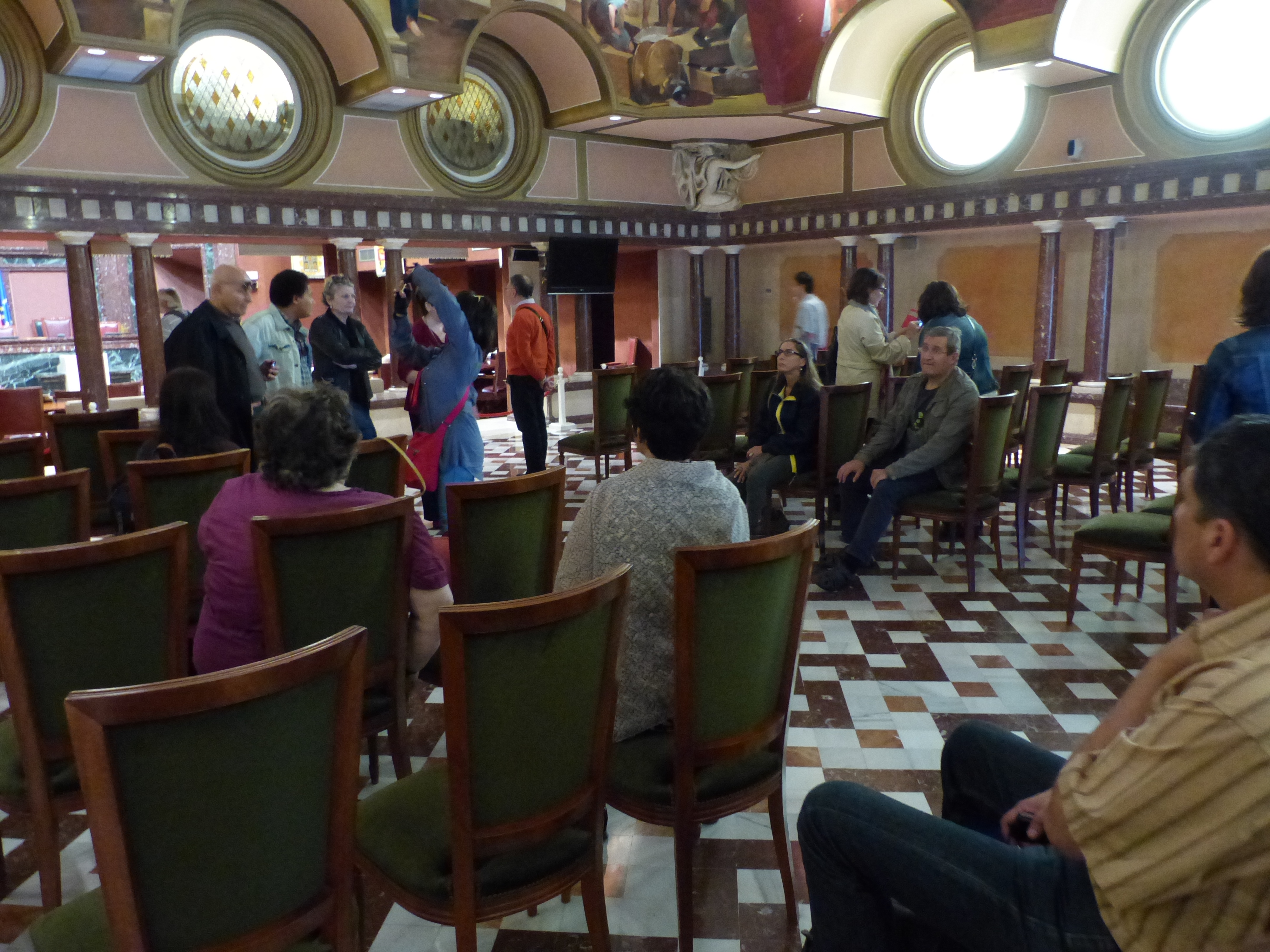 Organizadoras y participantes en el IX Congreso Internacional Audem han visitado la Asamblea