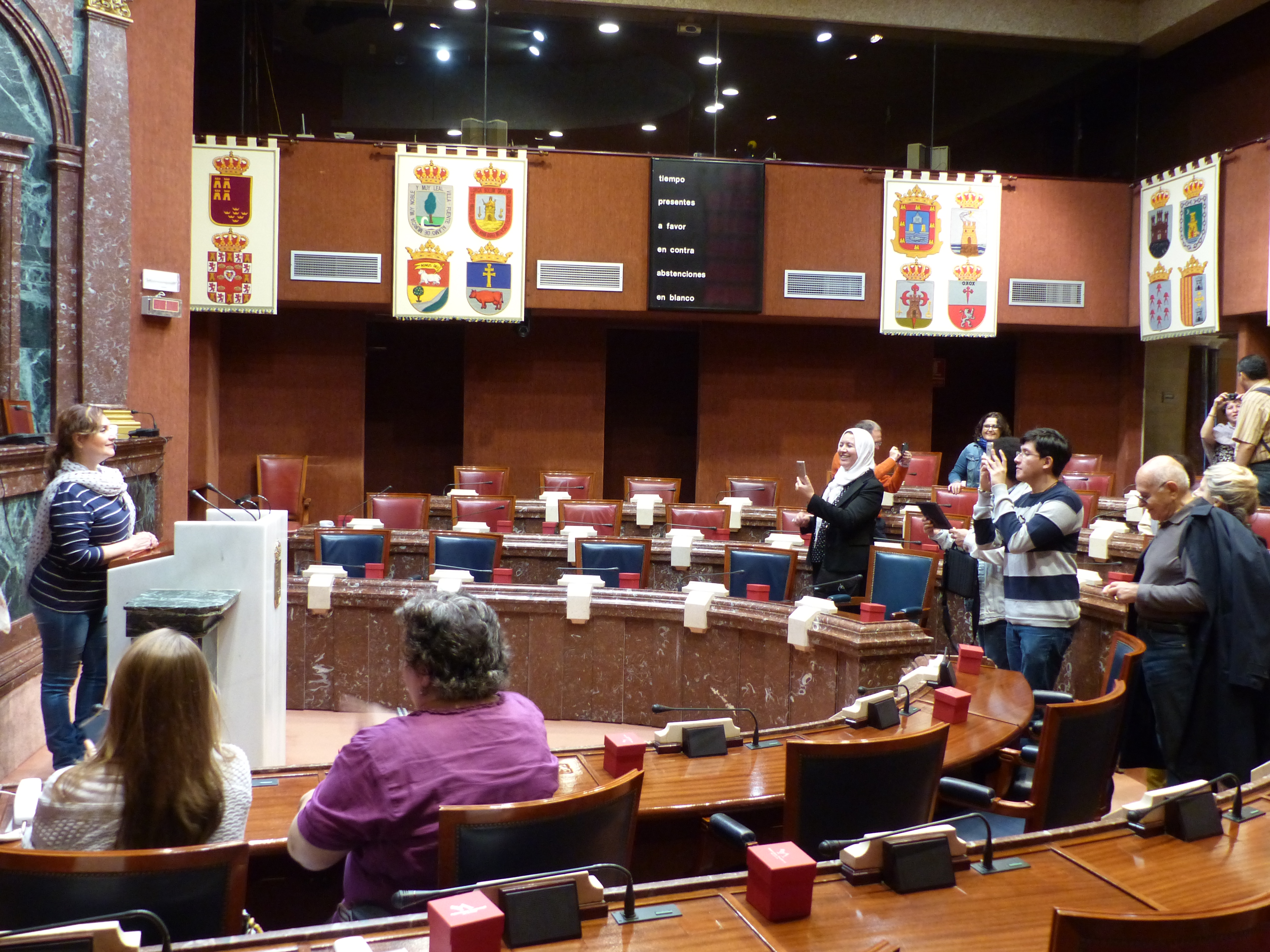 Organizadoras y participantes en el IX Congreso Internacional Audem han visitado la Asamblea