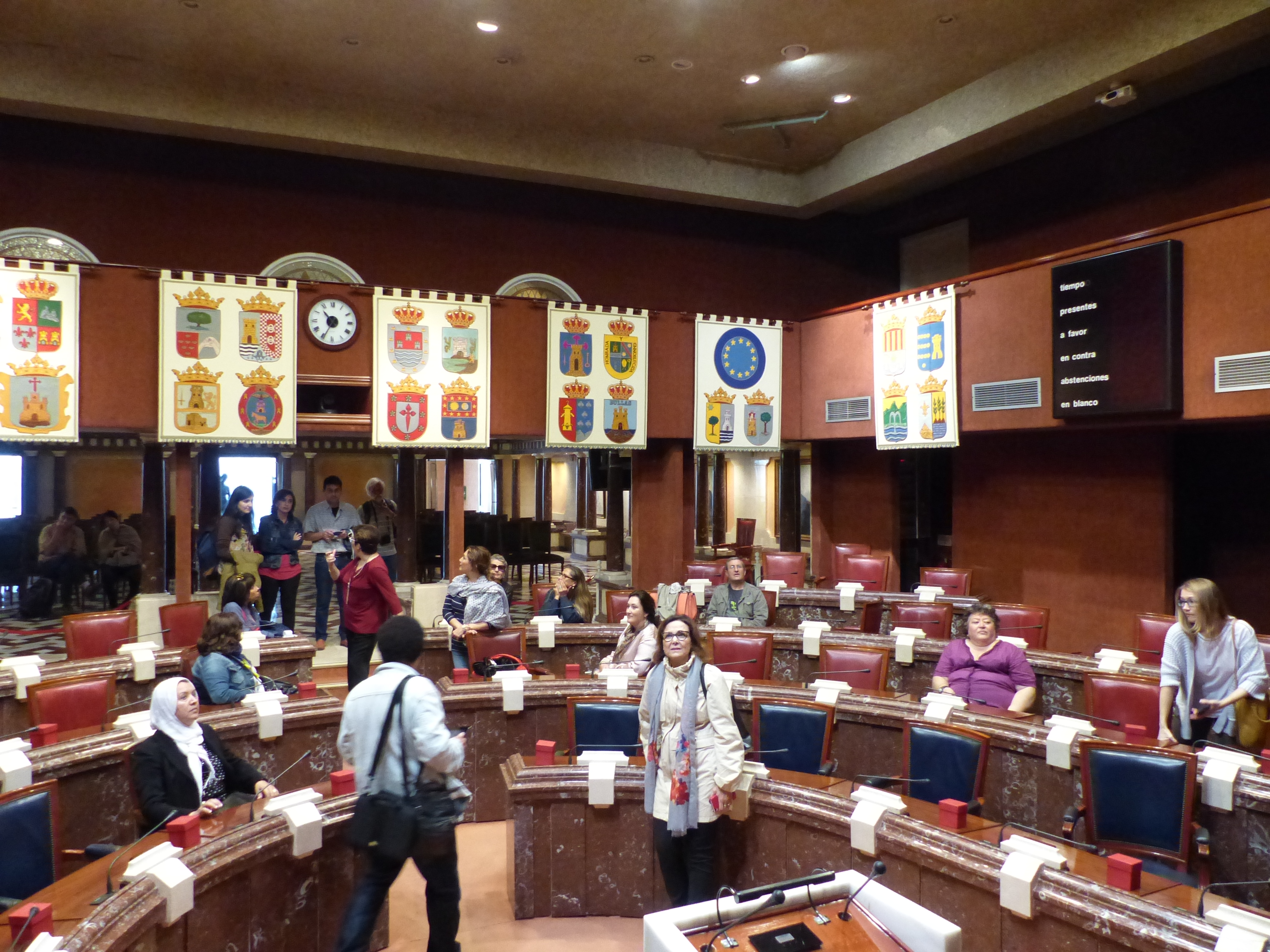 Organizadoras y participantes en el IX Congreso Internacional Audem han visitado la Asamblea