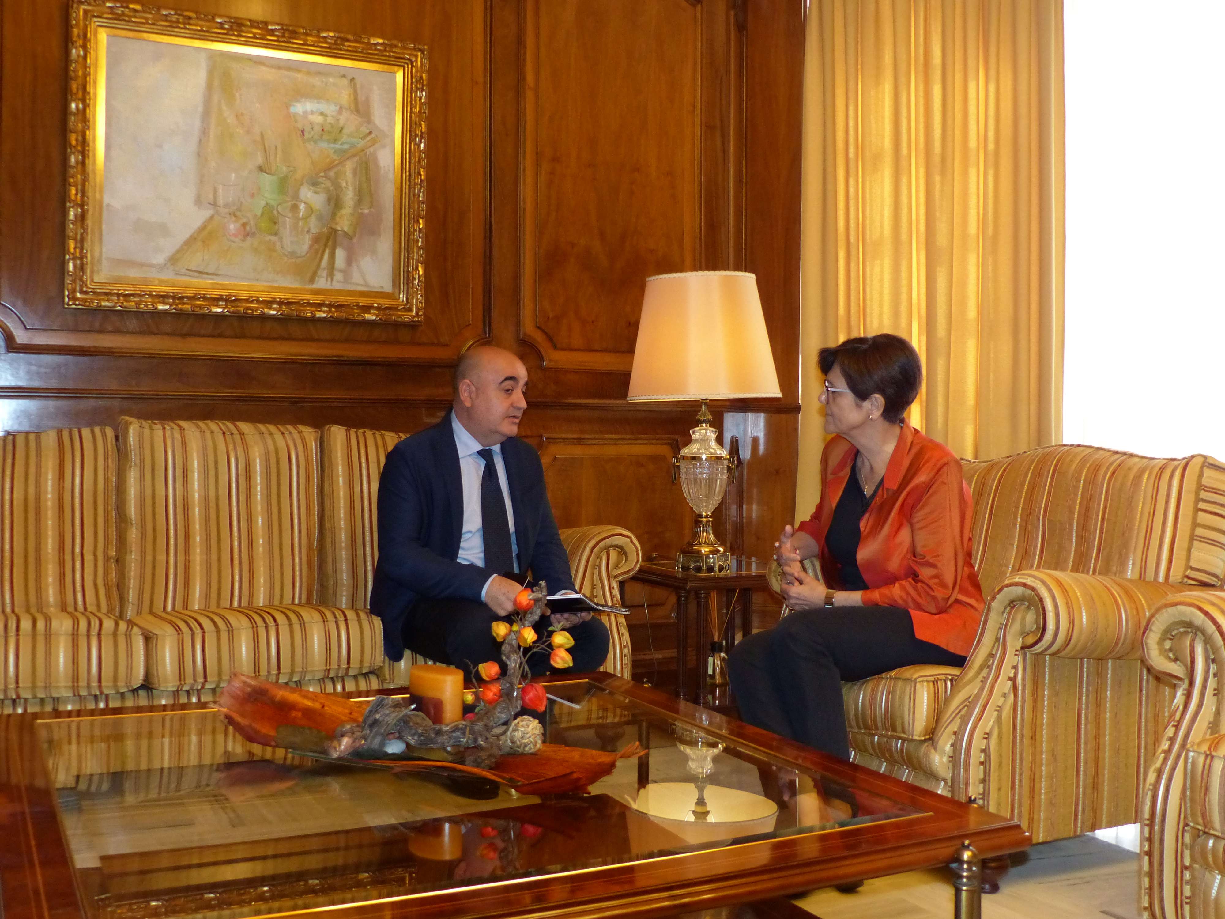 Rosa Peñalver ha recibido a Francisco Perán Albarracín, de la Fundación Iniciativas El Gigante