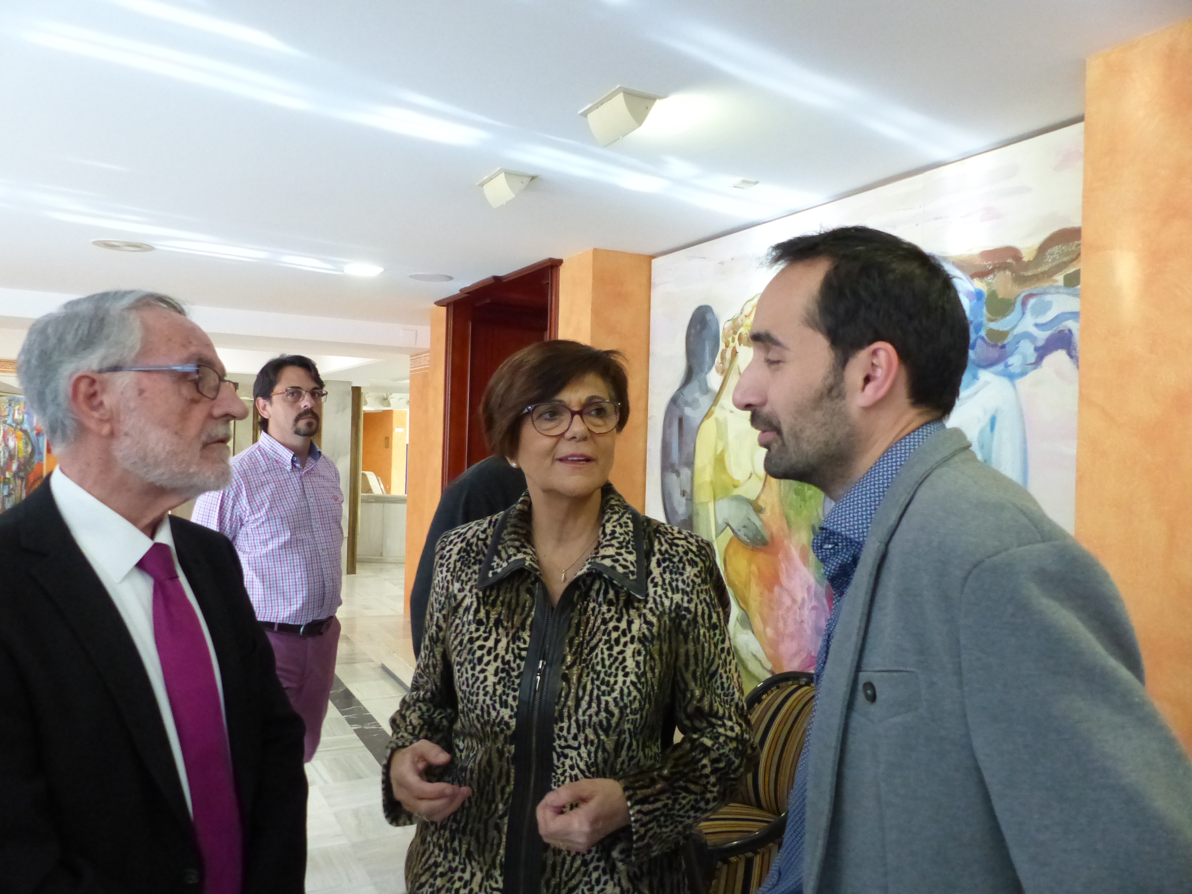 Colocación del retrato oficial de Francisco Celdrán en el Patio de las Comarcas
