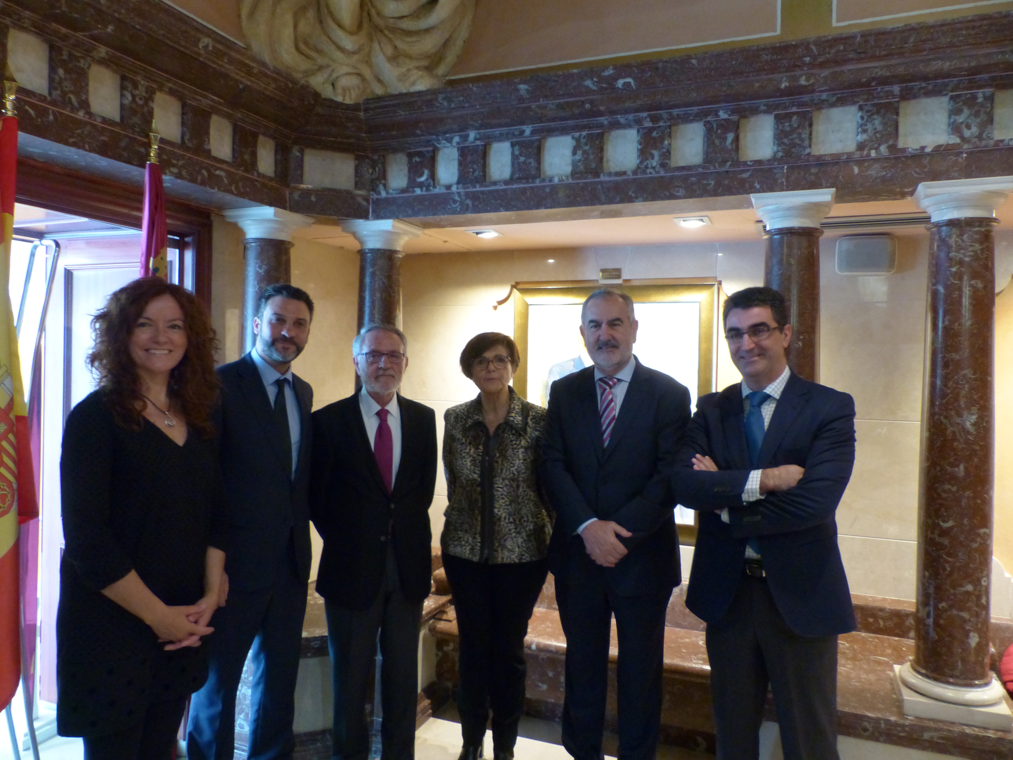 Colocación del retrato oficial de Francisco Celdrán en el Patio de las Comarcas