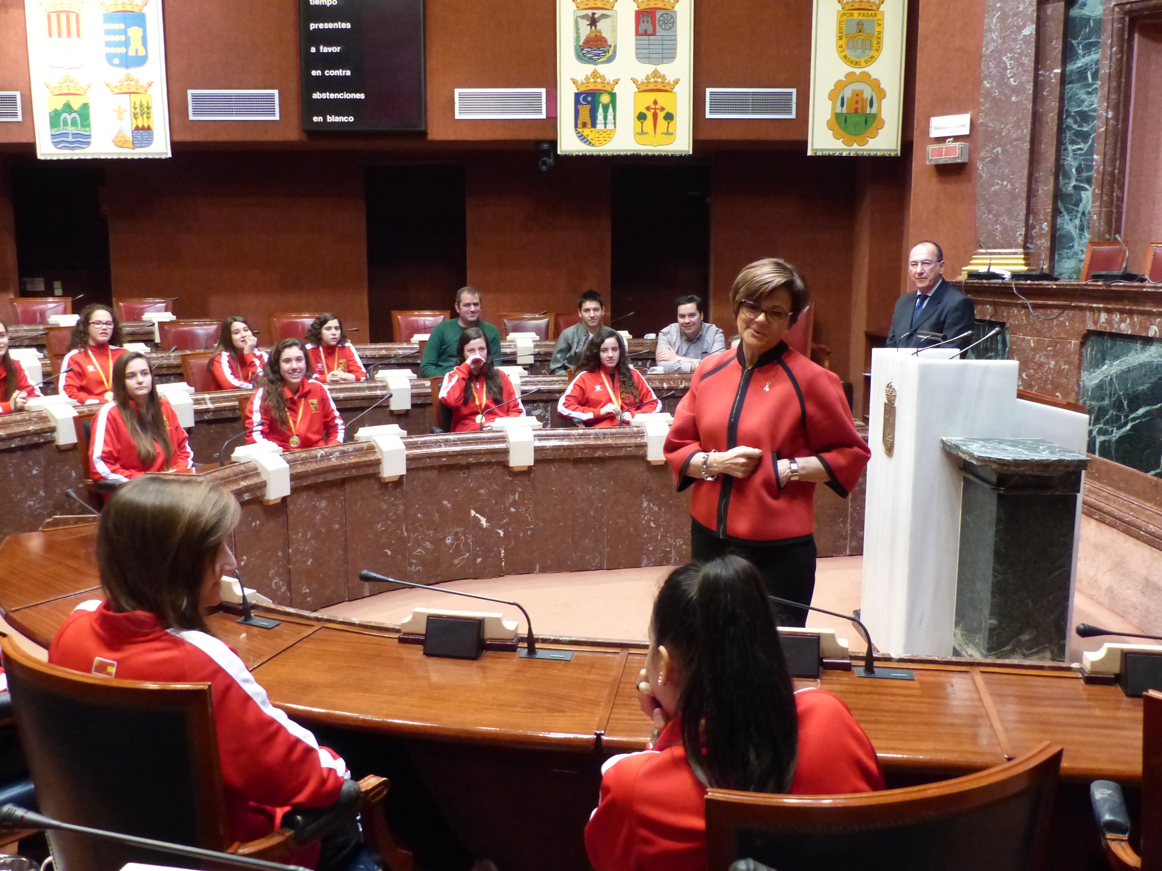 Rosa Peñalver ha recibido a las campeonas de España Sub 17 y Sub 21 de Fútbol Sala