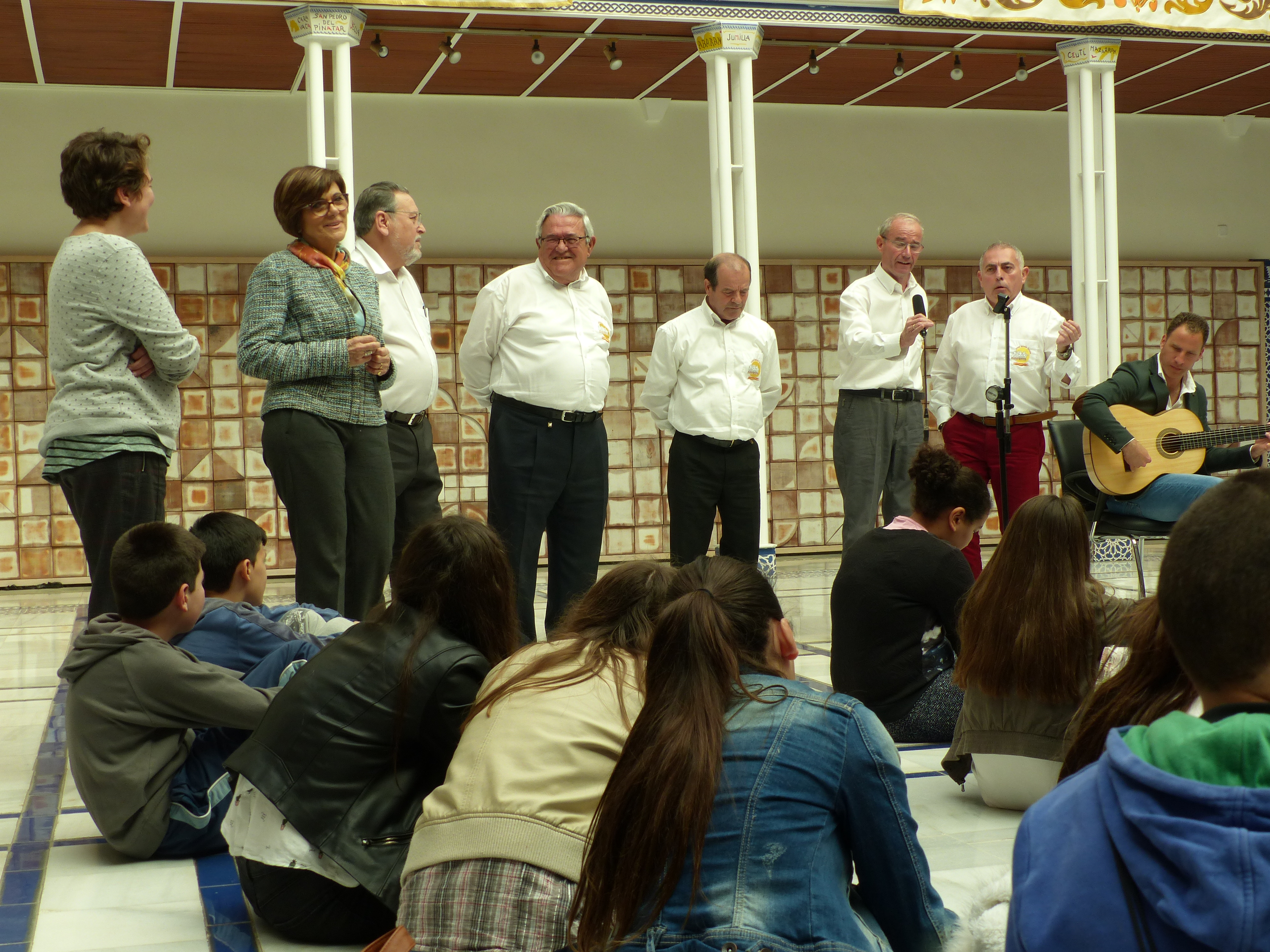 Lección magistral sobre el trovo en el Patio de los Ayuntamientos