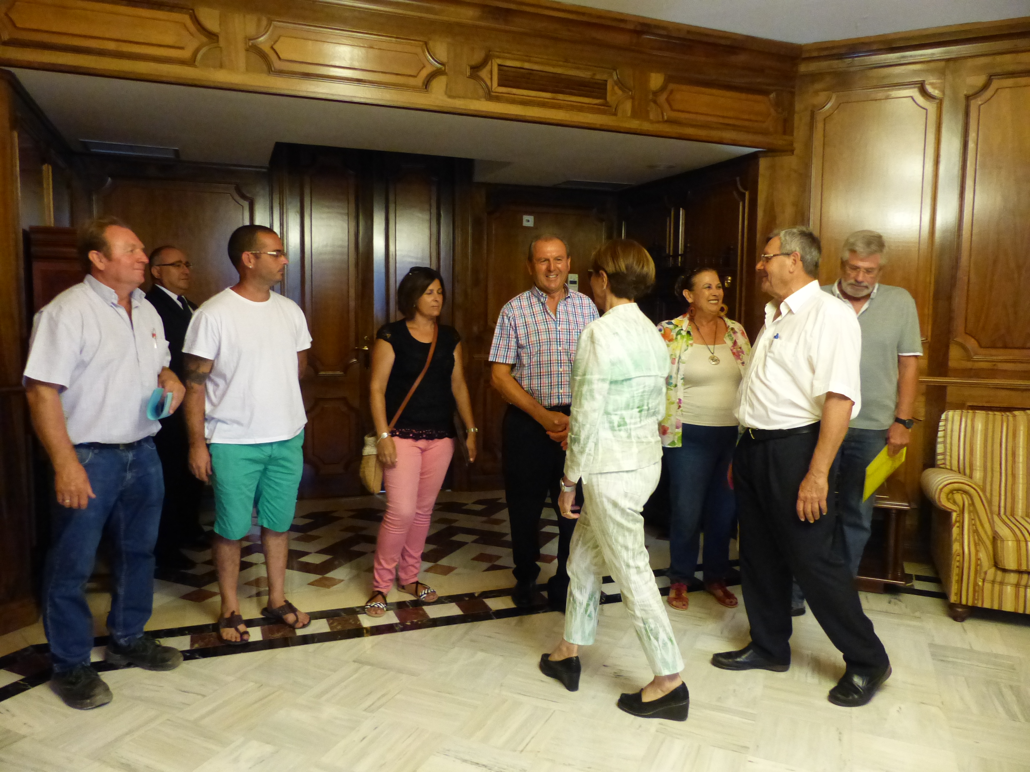 La presidenta de la Asamblea Regional, Rosa Peñalver, ha recibido a distintos colectivos del Llano del Beal
