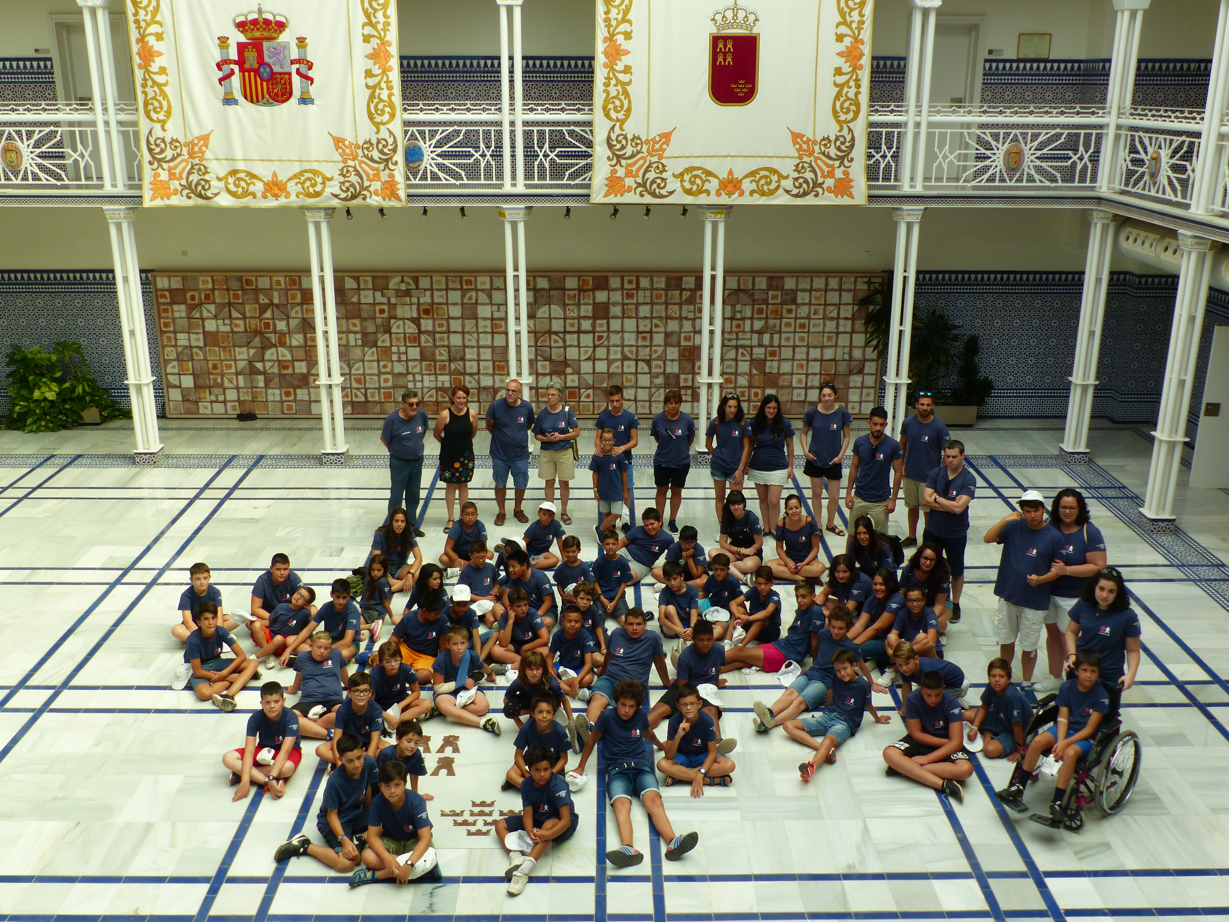 La Asociación Regional Murciana de Hemofilia ha visitado el Parlamento autonómico