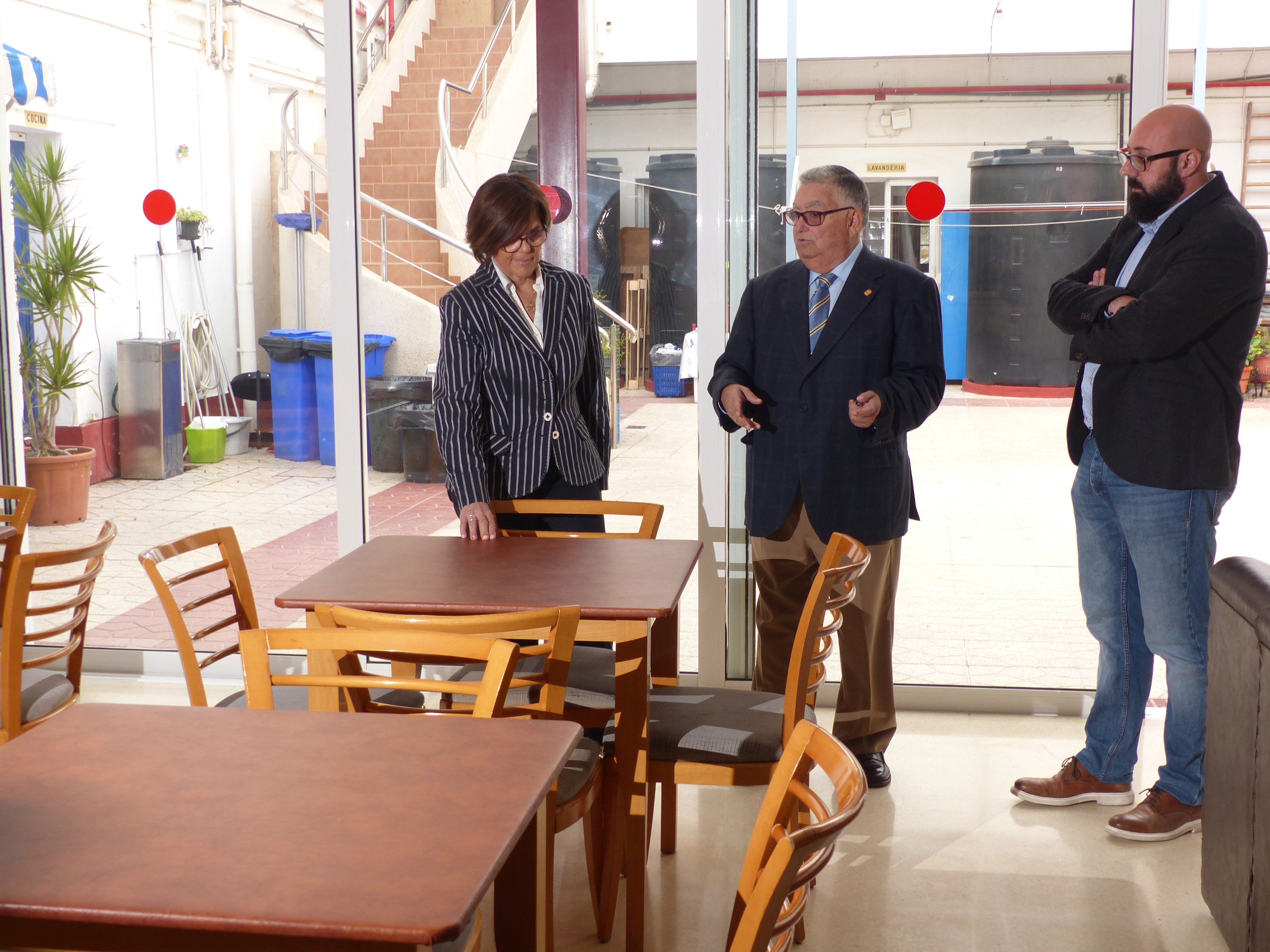 La presidenta de la Asamblea, Rosa Peñalver, ha visitado la Hospitalidad Santa Teresa