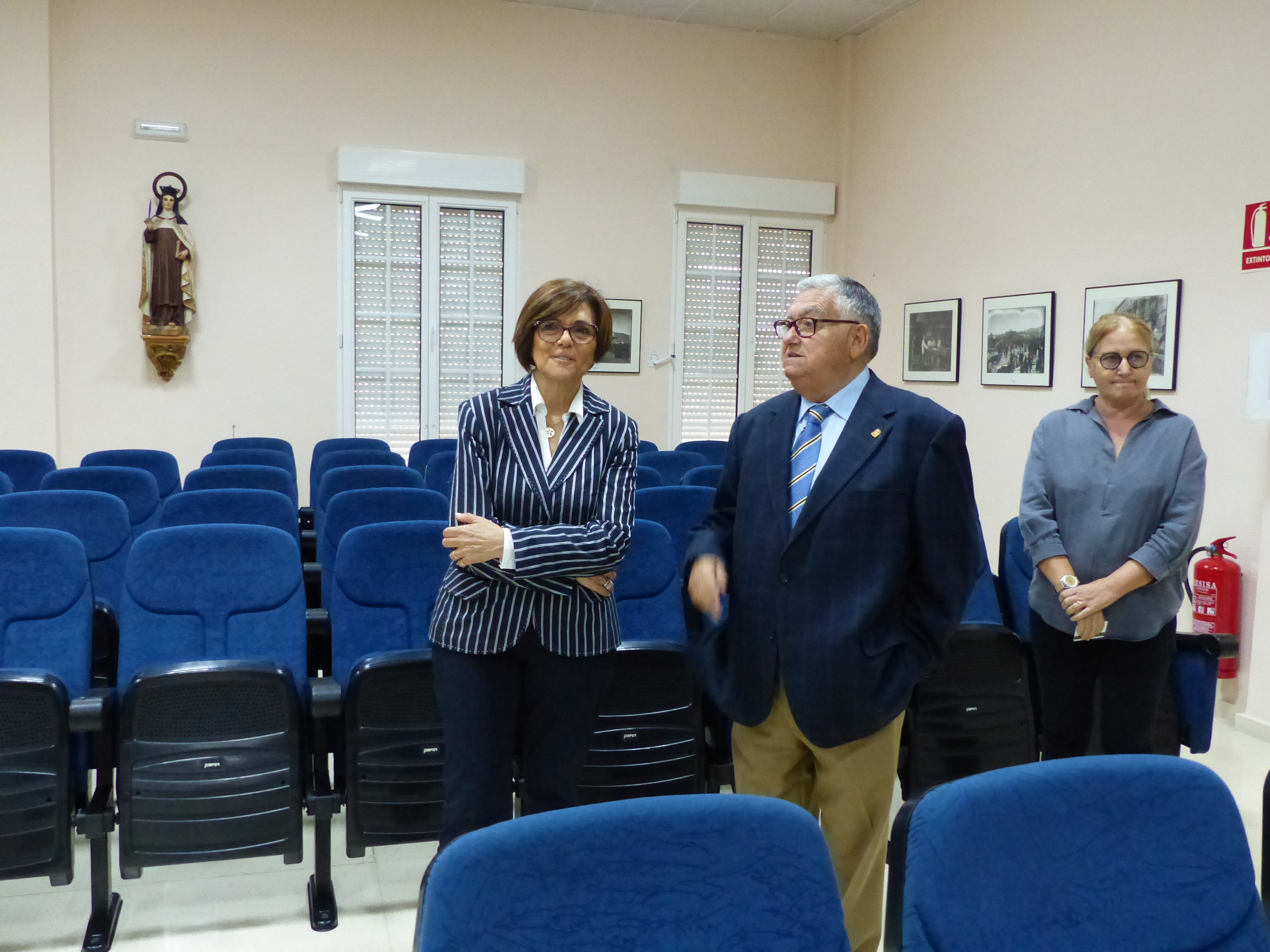 La presidenta de la Asamblea, Rosa Peñalver, ha visitado la Hospitalidad Santa Teresa