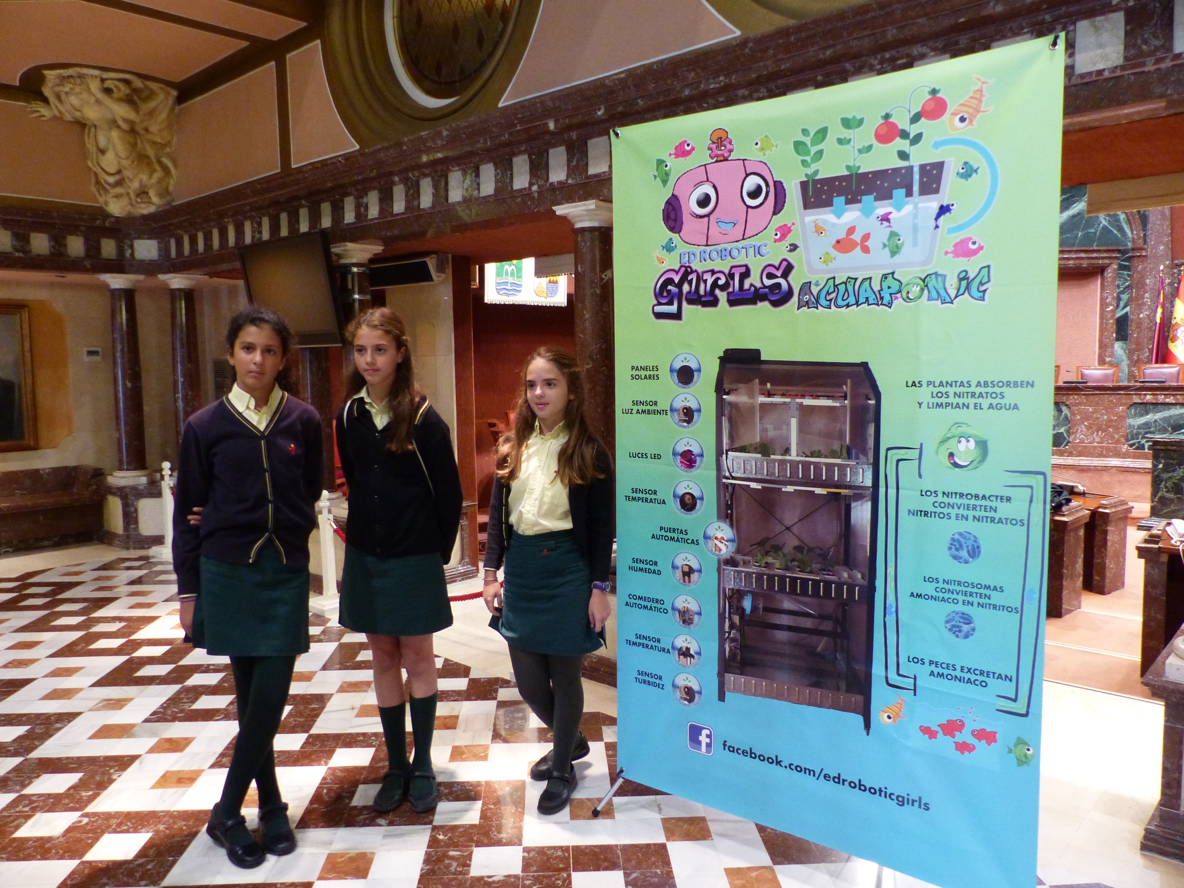 Las ED Robotic Girls han presentado su proyecto en el Parlamento murciano