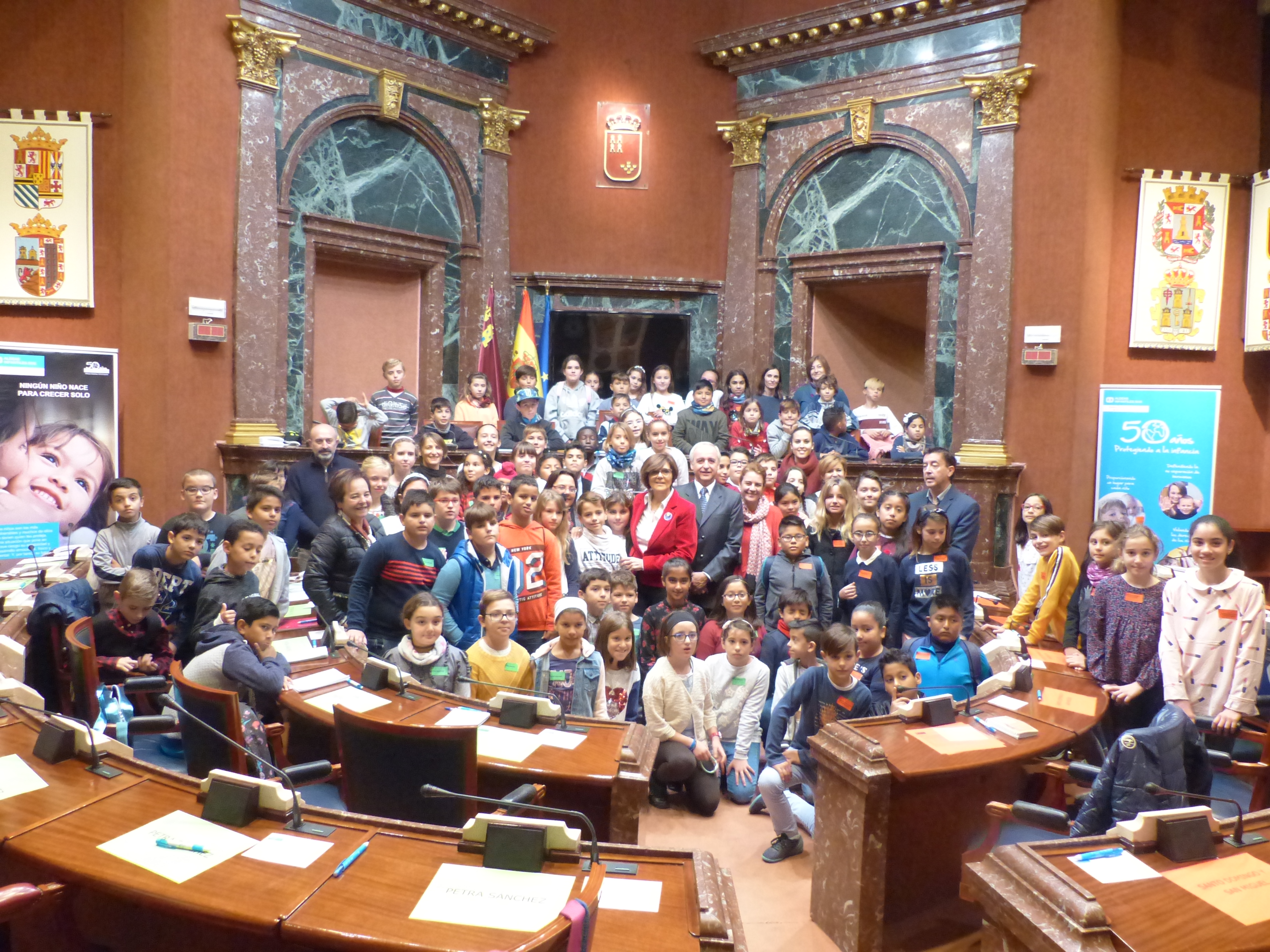 La Cámara legislativa acoge un pleno infantil de Aldeas Infantiles SOS España