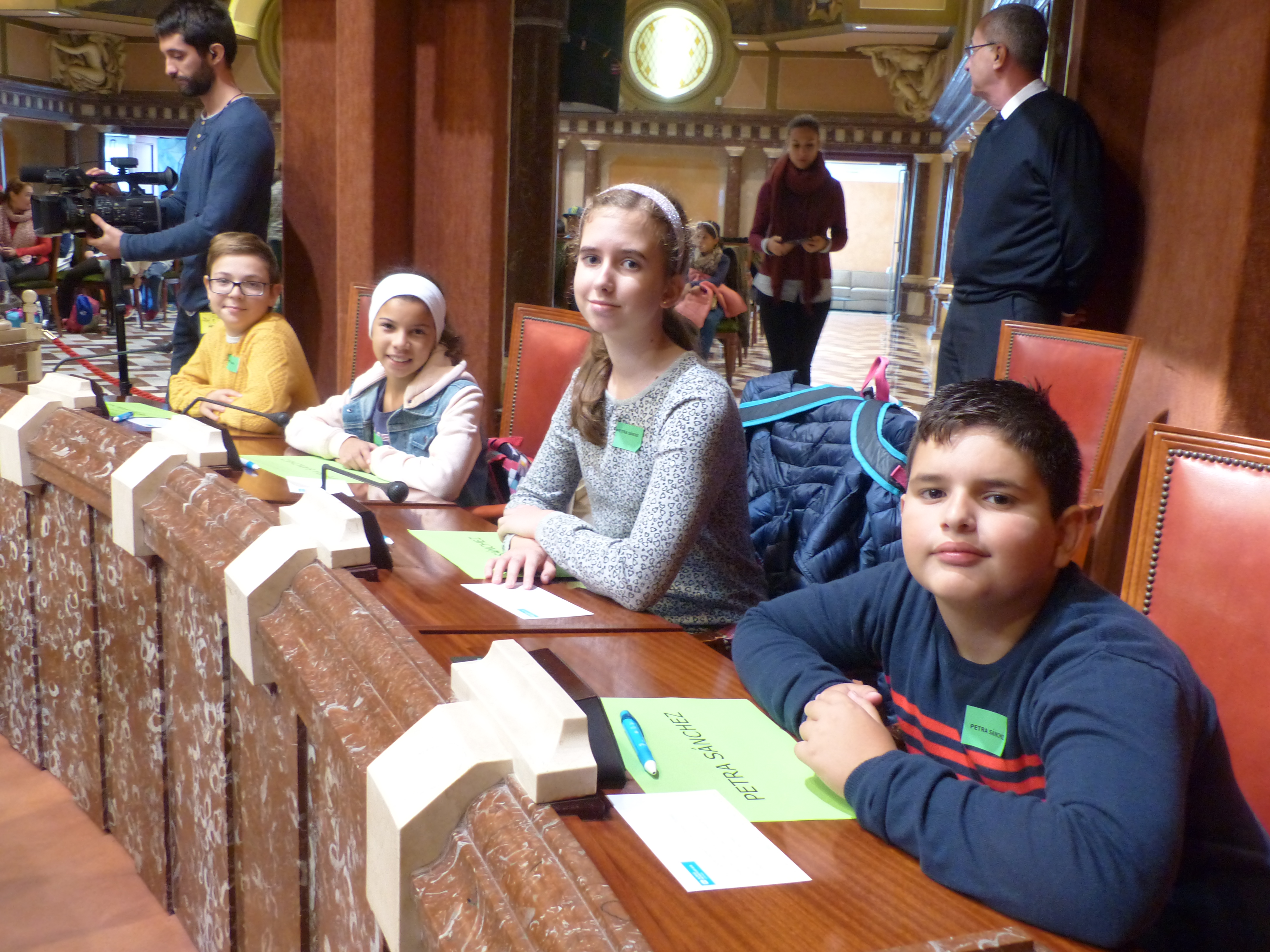 La Cámara legislativa acoge un pleno infantil de Aldeas Infantiles SOS España