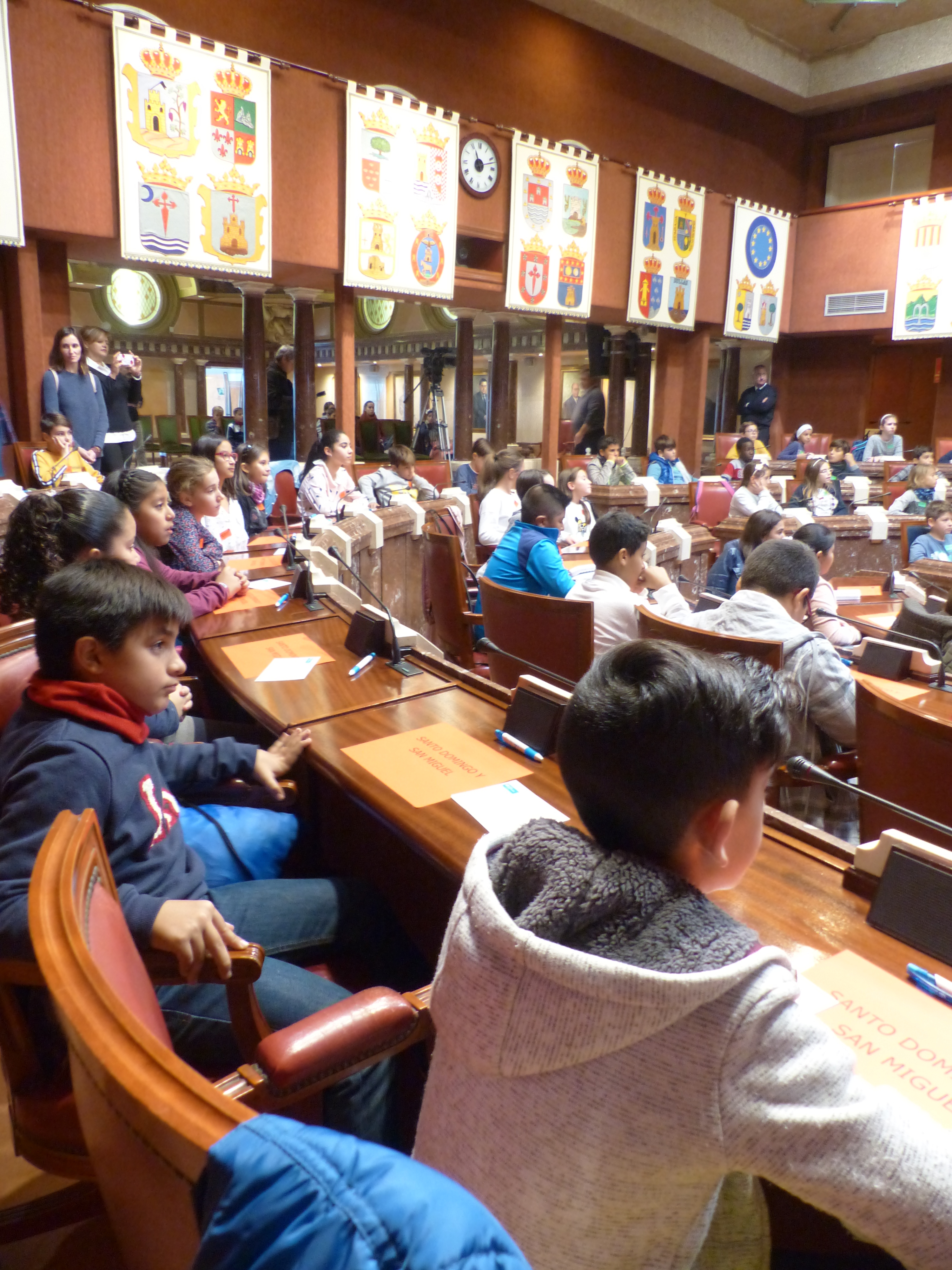 La Cámara legislativa acoge un pleno infantil de Aldeas Infantiles SOS España
