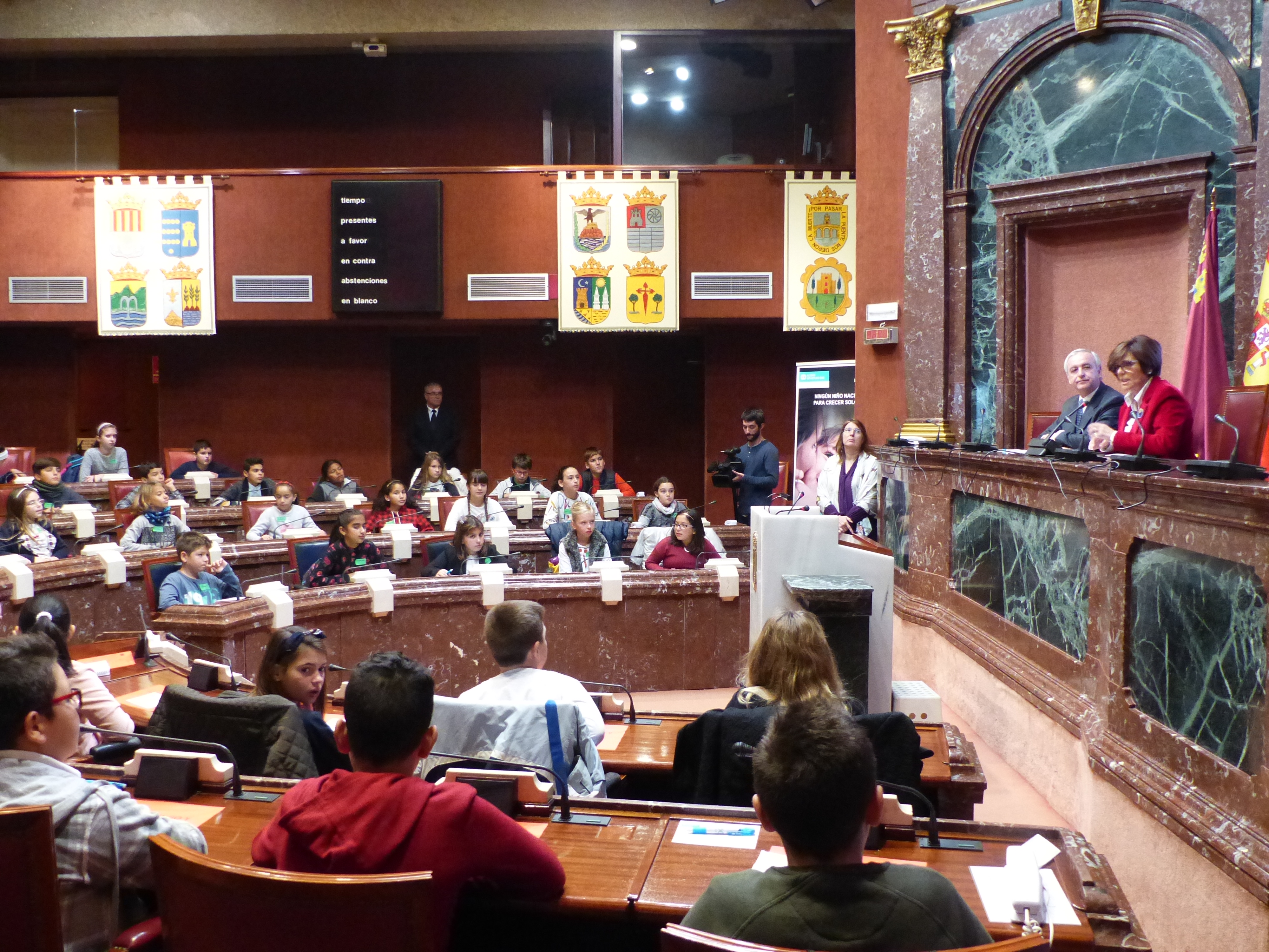 La Cámara legislativa acoge un pleno infantil de Aldeas Infantiles SOS España