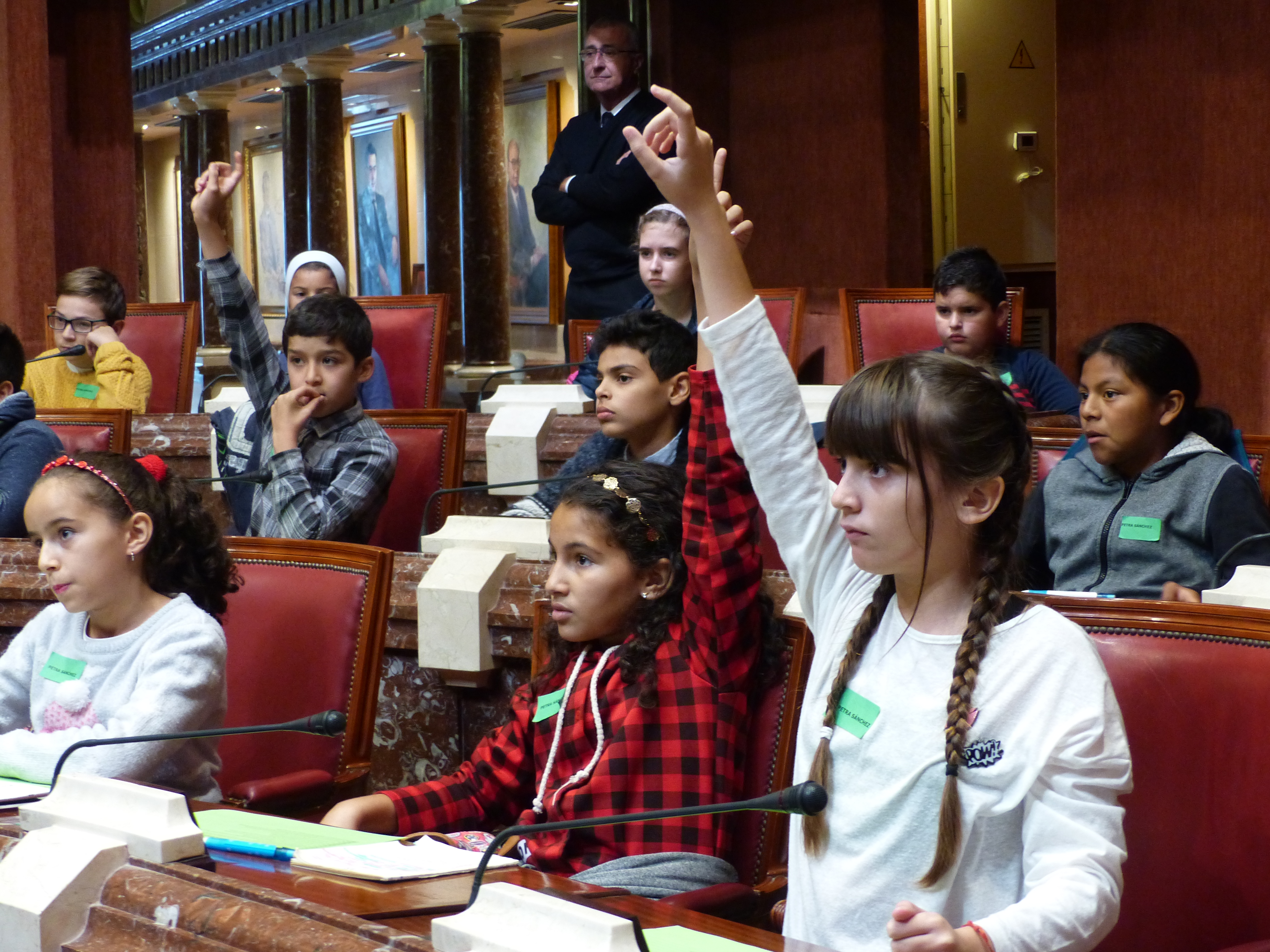 La Cámara legislativa acoge un pleno infantil de Aldeas Infantiles SOS España