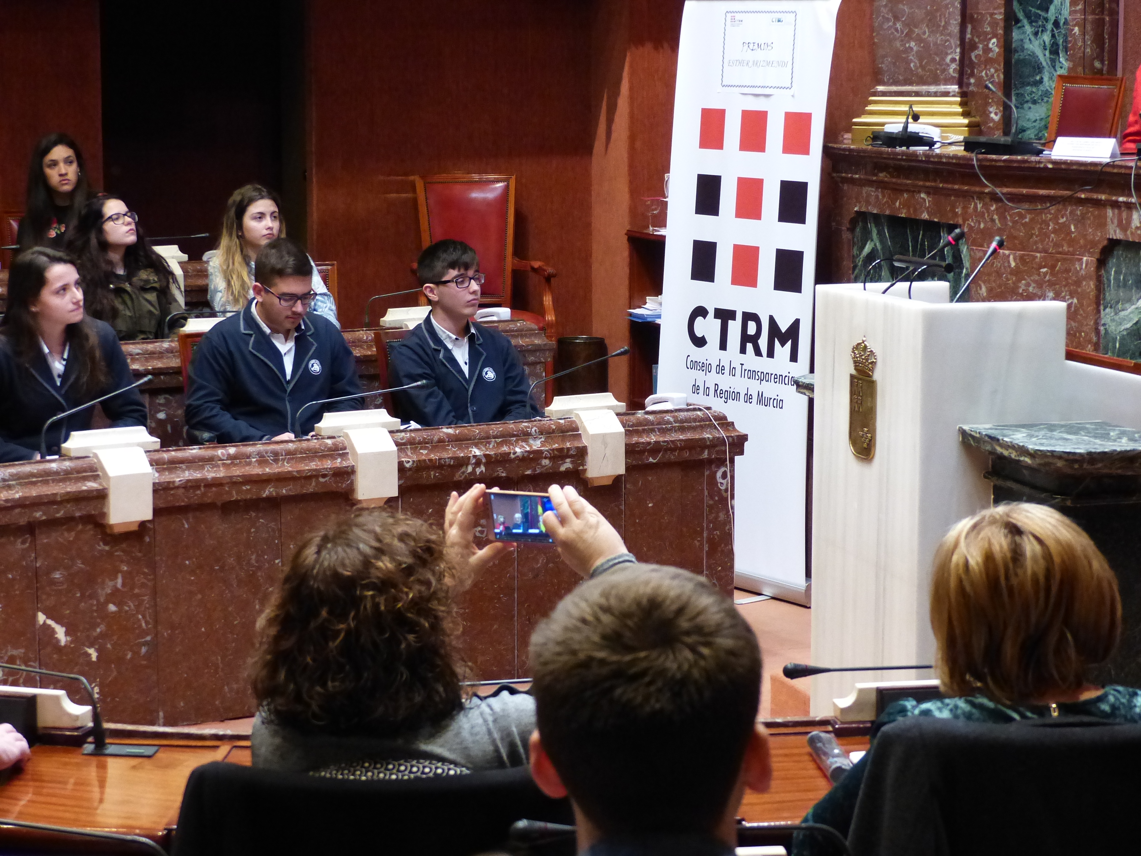 Entrega de premios del programa Iris, desarrollado conjuntamente por el Consejo de la Transparencia, la Sociedad de Filosofía de la Región y docentes de Bachillerato y Universidad