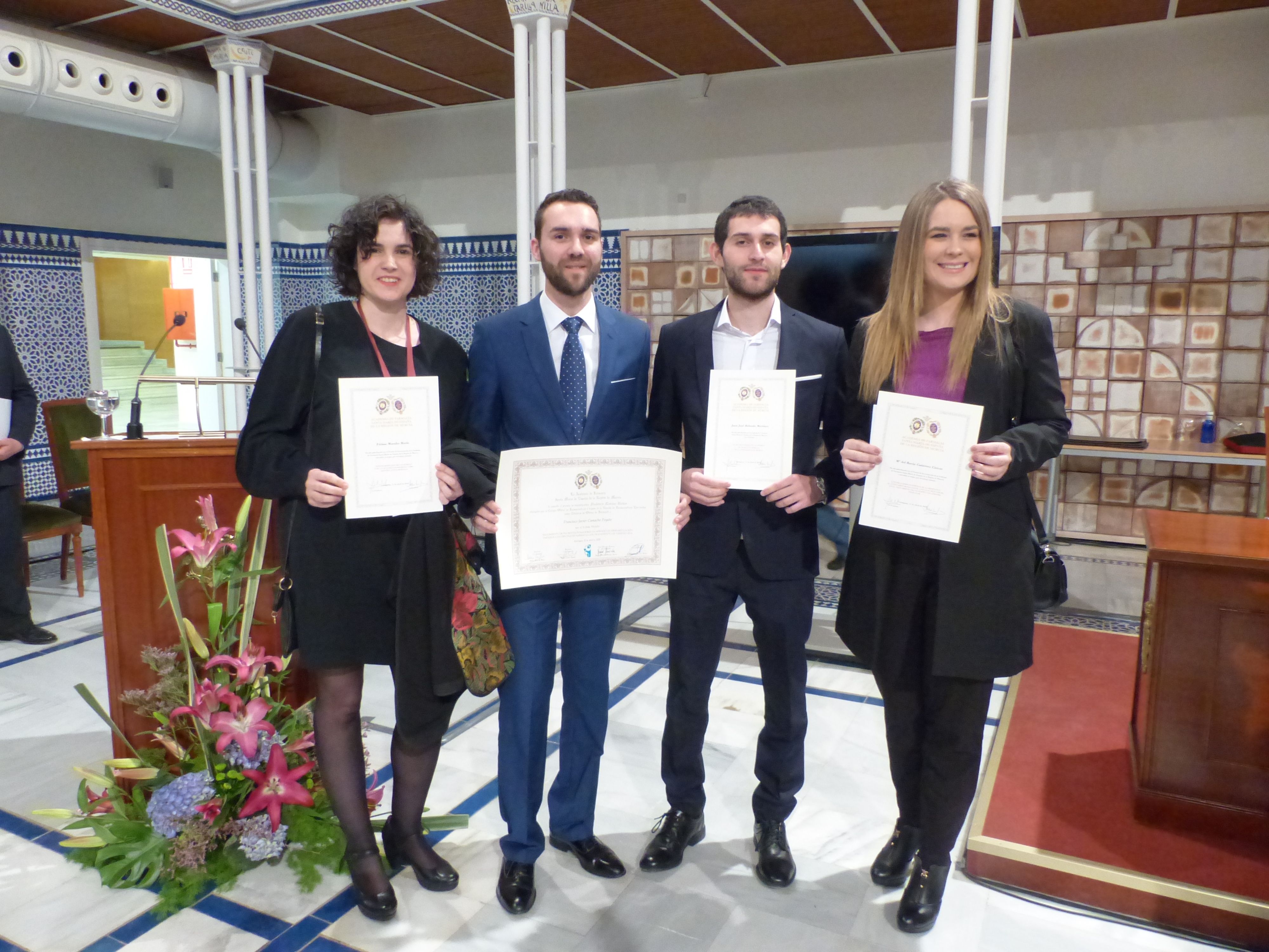 La Asamblea acoge un significativo acto de la Academia de Farmacia Santa María de España de la Región