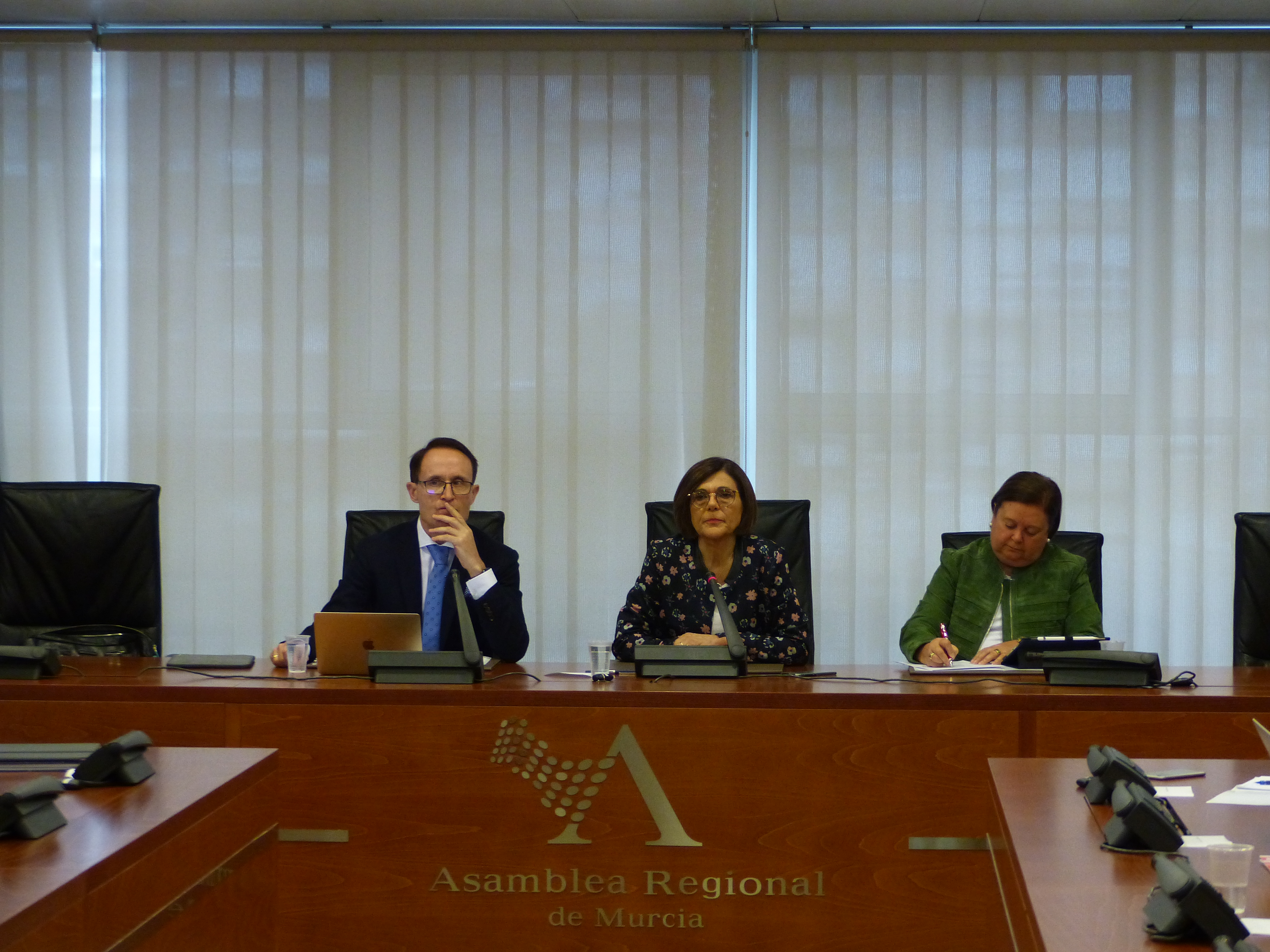 El Fiscal Superior de la Región analiza con los Grupos la ‘Memoria de la Fiscalía 2017’
