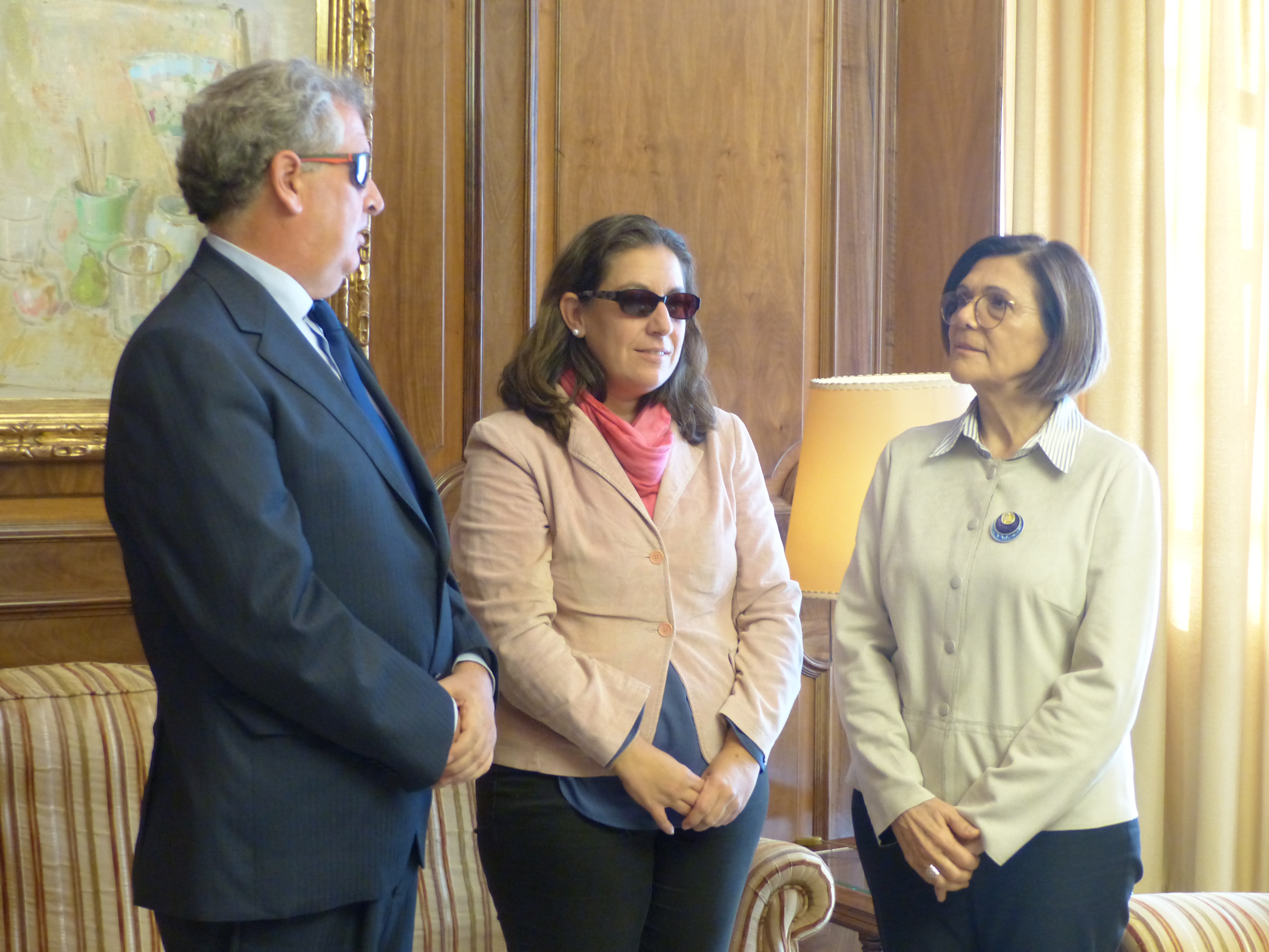 La presidenta de la Asamblea, Rosa Peñalver, ha recibido al delegado territorial de la ONCE y a la presidenta