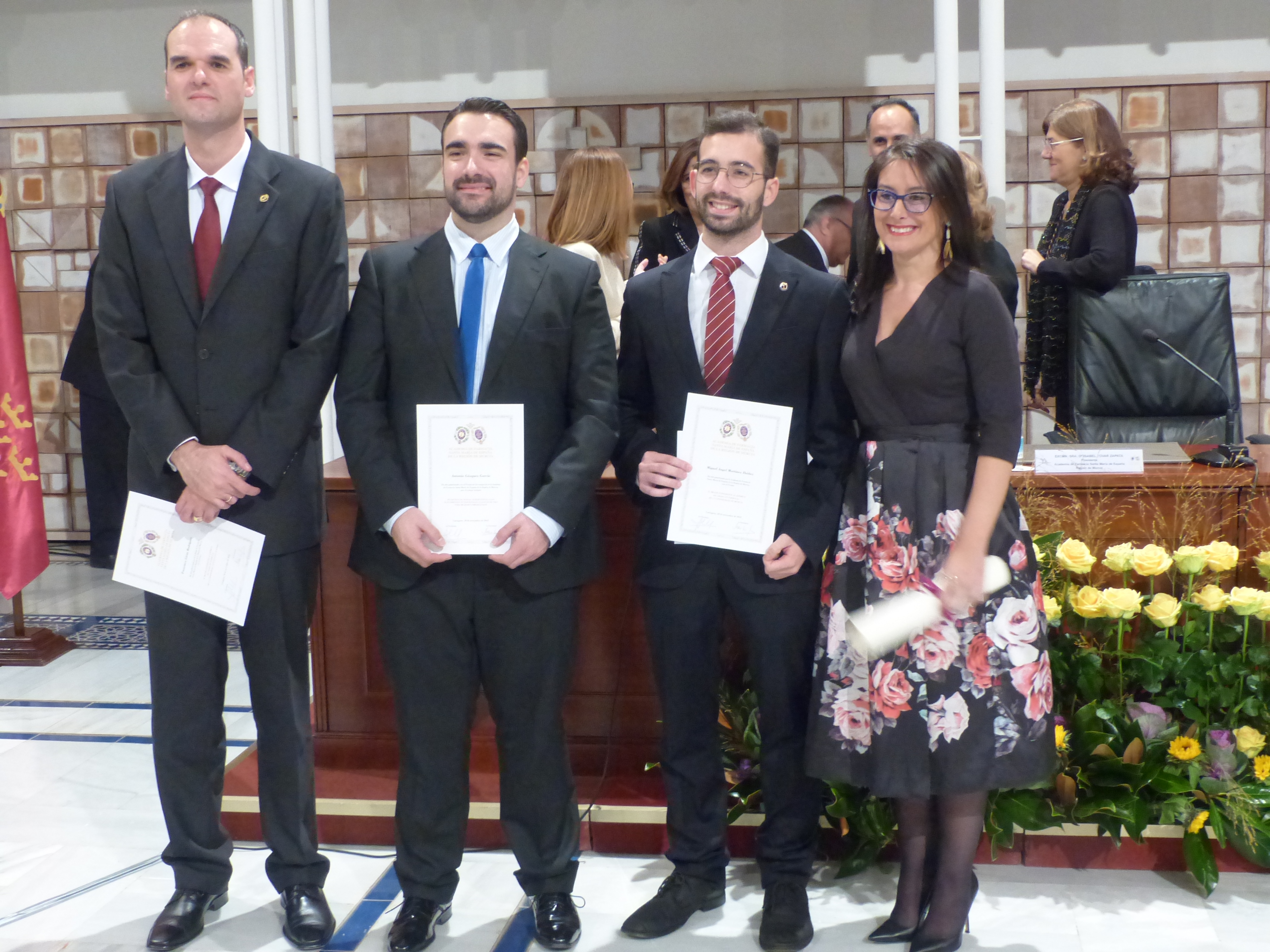 La Academia de Farmacia Santa María de España abre el curso en la Asamblea