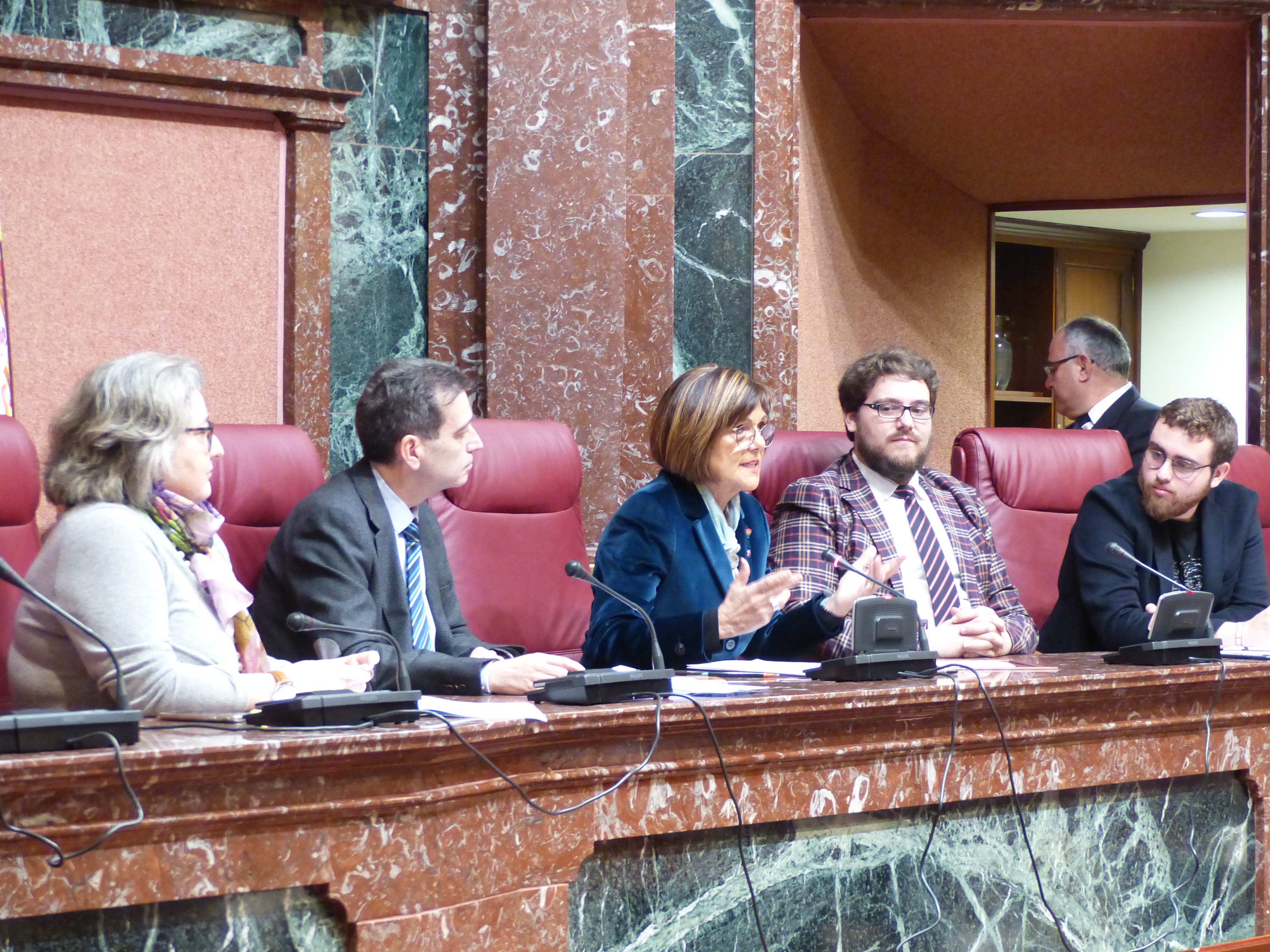 Debate universitario sobre la violencia de género