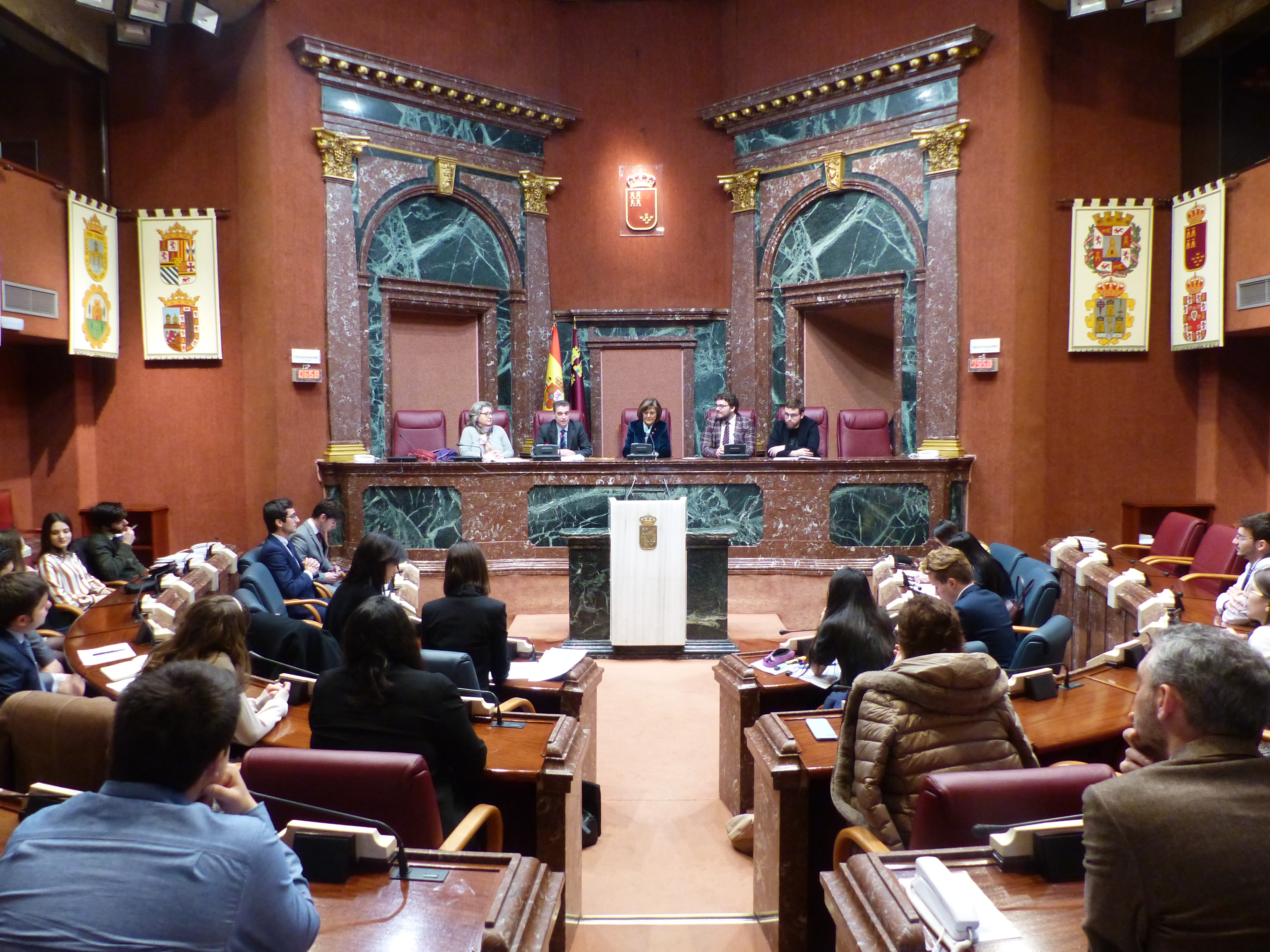 Debate universitario sobre la violencia de género