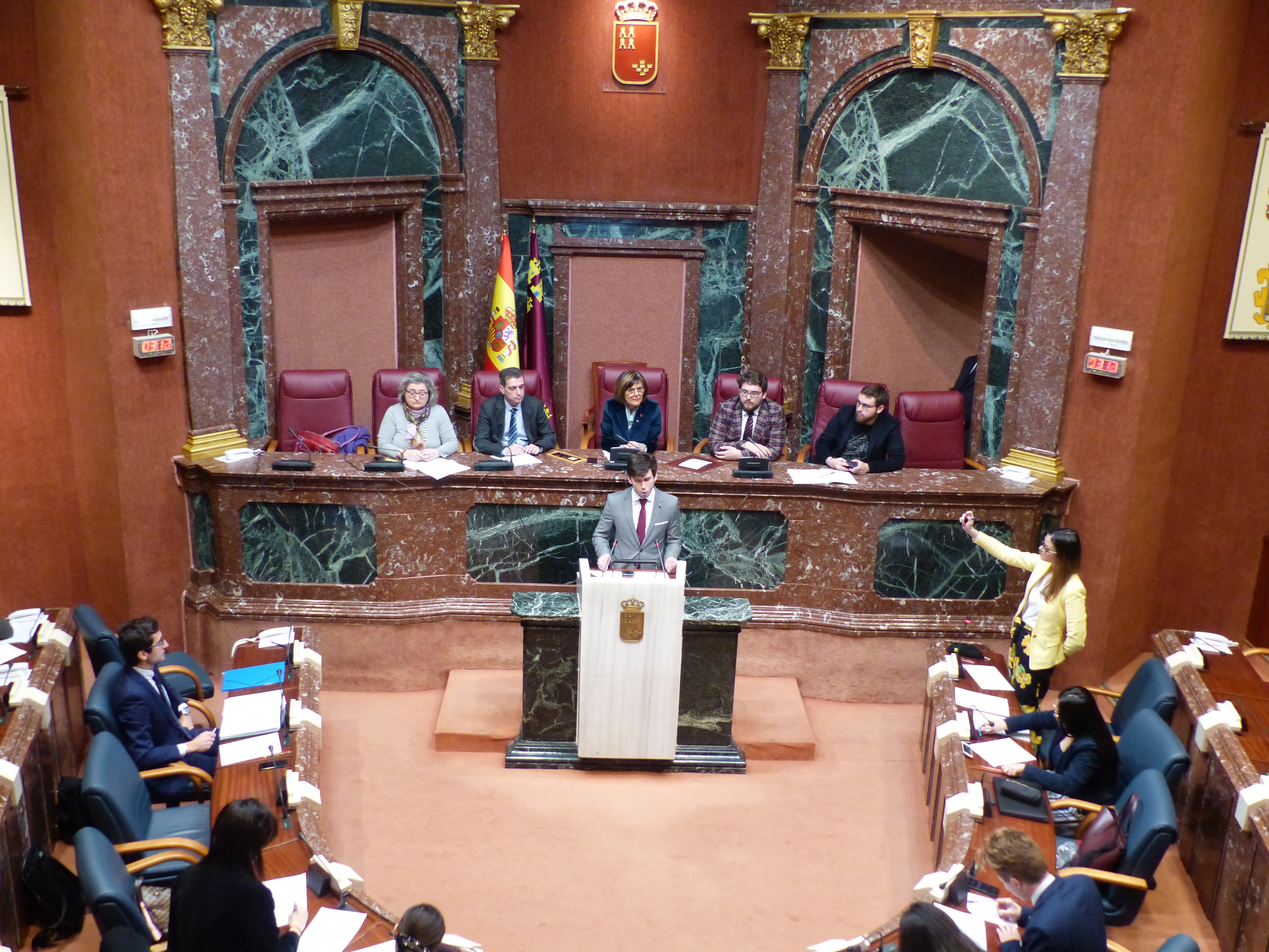 Debate universitario sobre la violencia de género