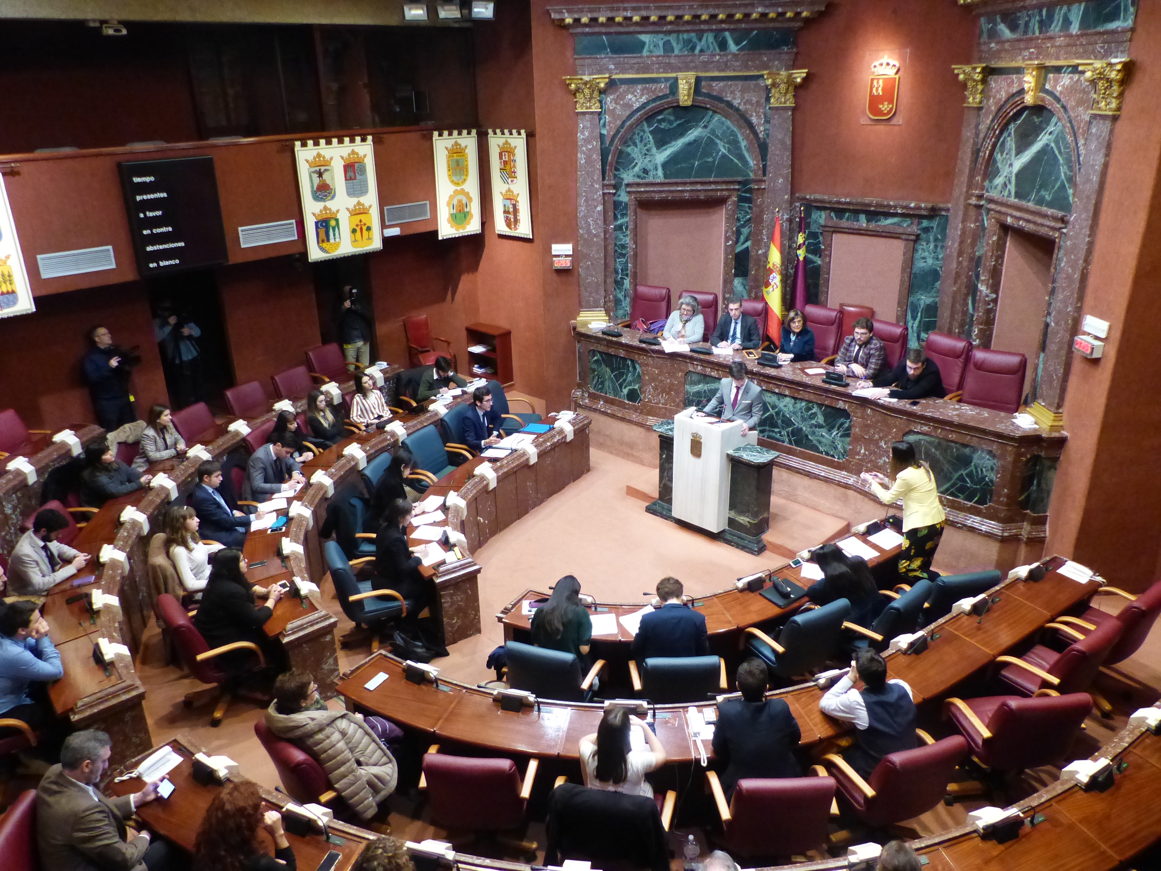 Debate universitario sobre la violencia de género