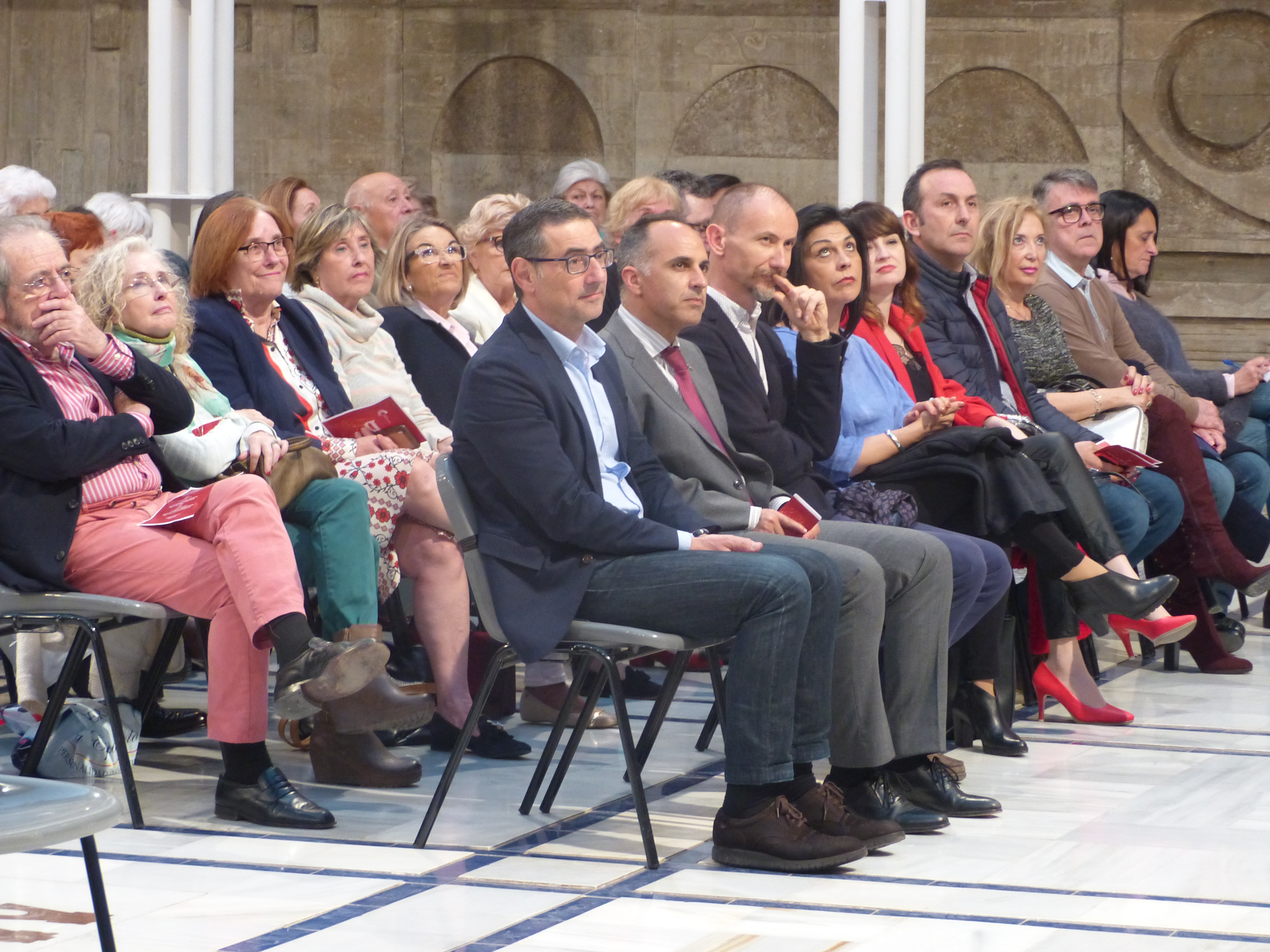 El Patio de los Ayuntamientos de la Asamblea Regional ha acogido el concierto inaugural de la cuarta edición del ciclo Bach Cartagena