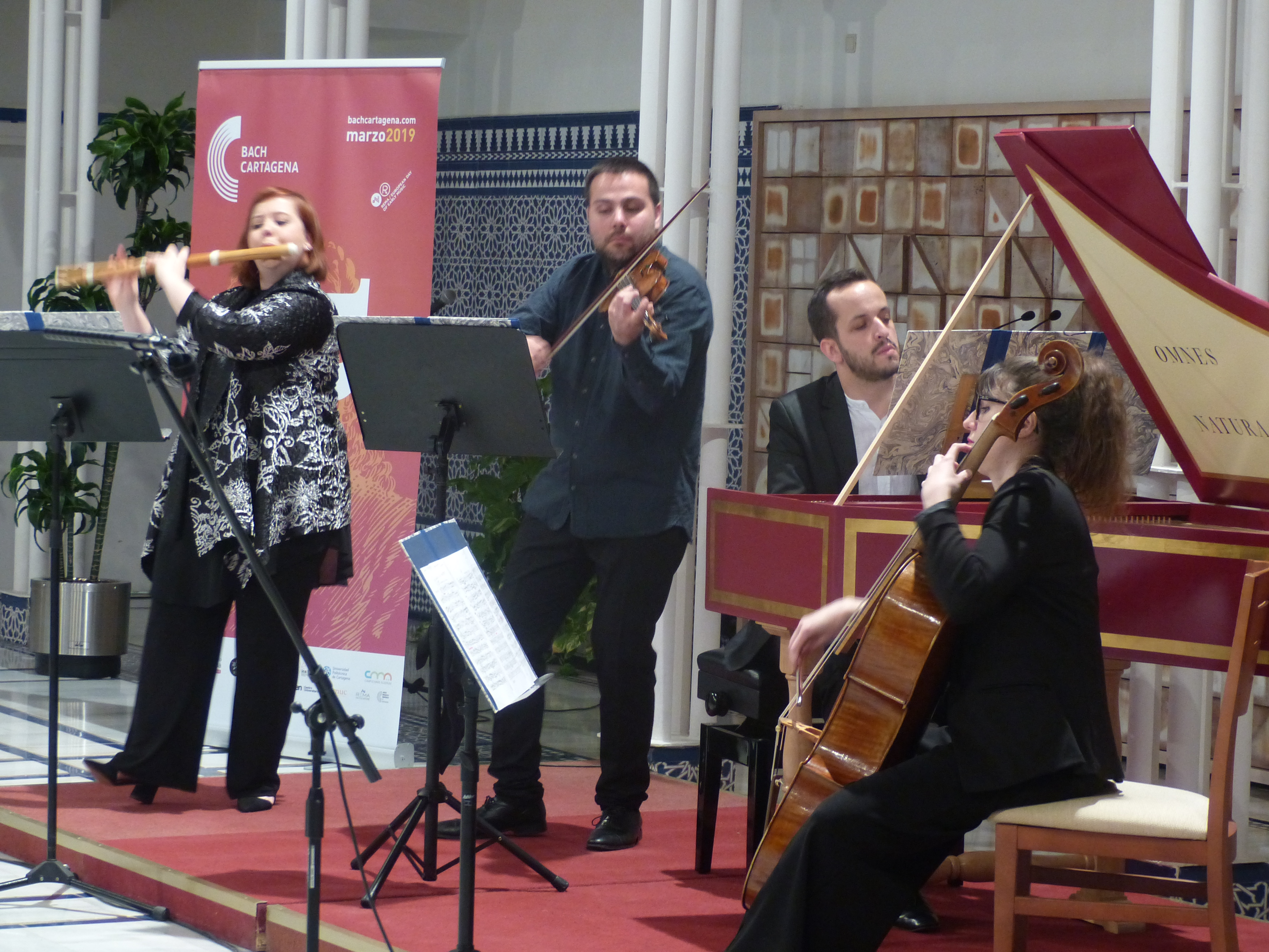 El Patio de los Ayuntamientos de la Asamblea Regional ha acogido el concierto inaugural de la cuarta edición del ciclo Bach Cartagena