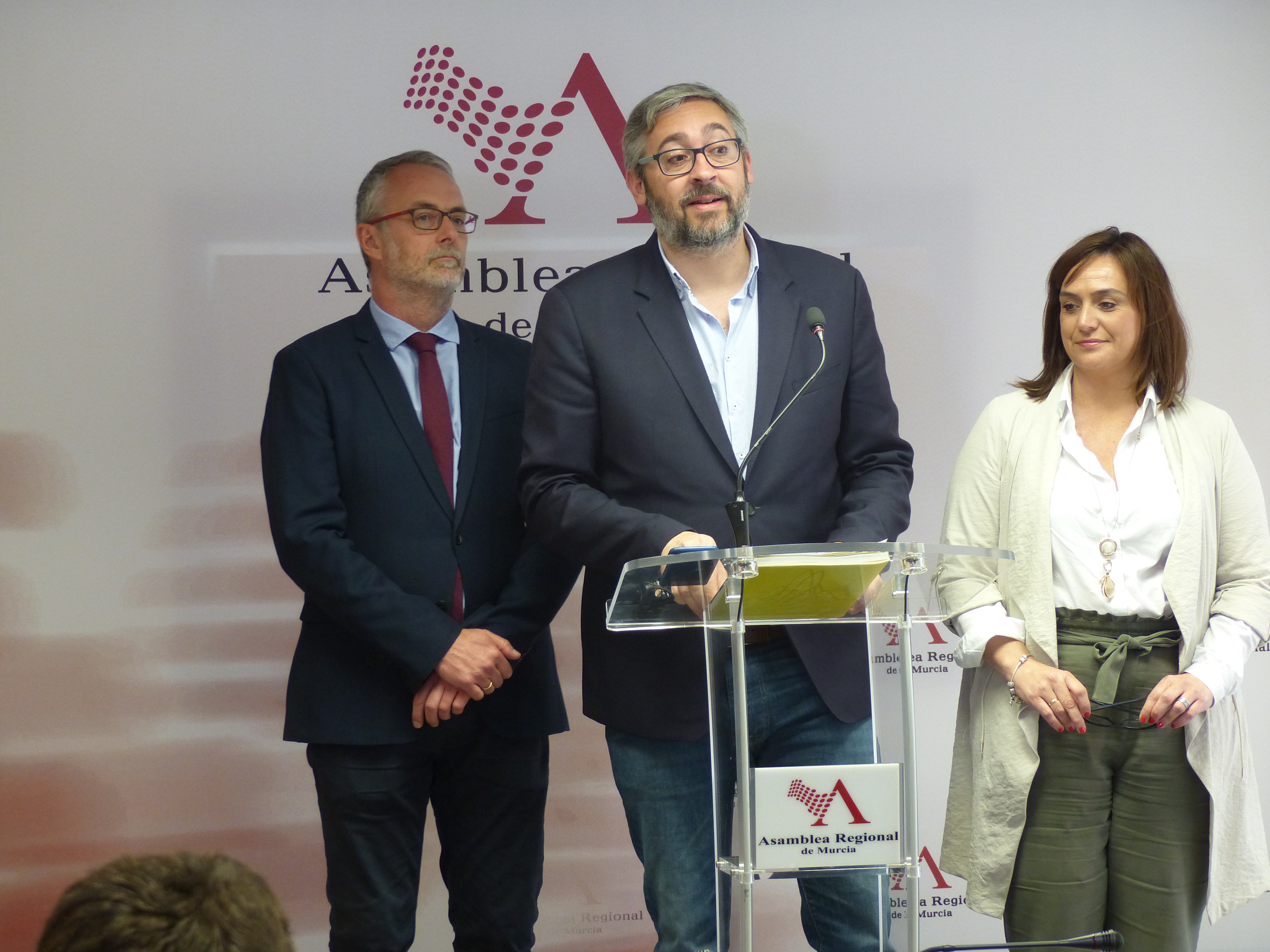Víctor Manuel Martínez Muñoz, Domingo José Segado Martinez e Isabel María Soler Hernández, portavoz y diputados del Grupo Parlamentario Popular